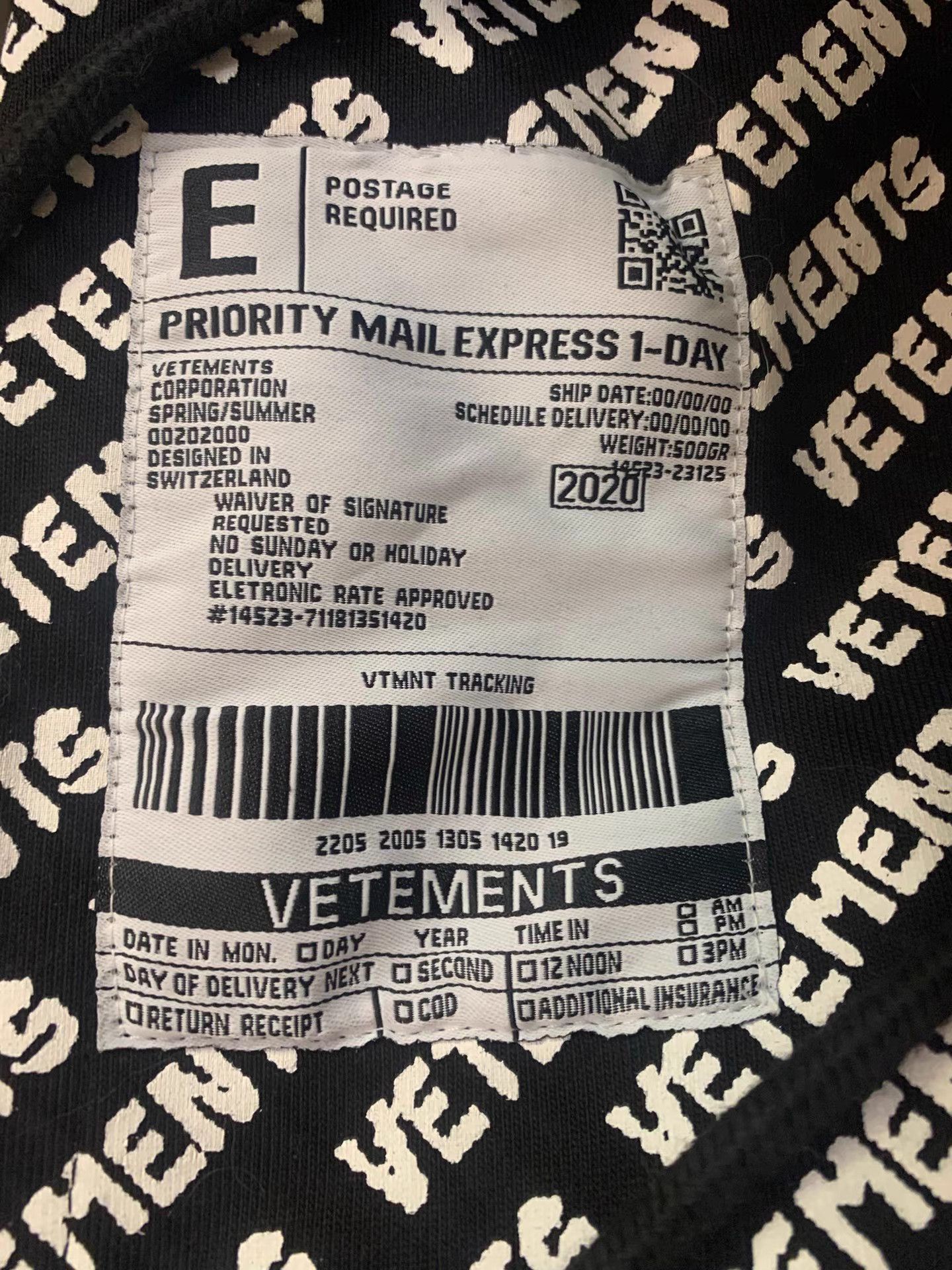 Vetements Vetements Logo Print Hoodie Size US S / EU 44-46 / 1 - 5 Thumbnail
