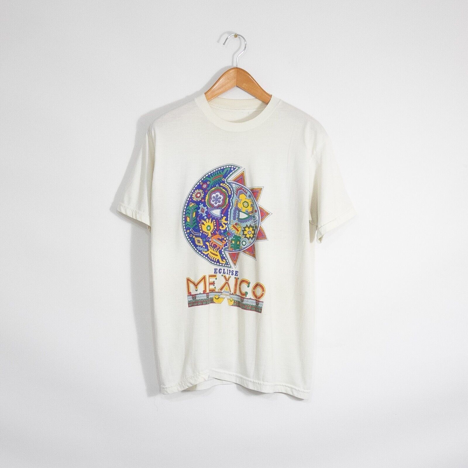 Vintage Vintage Mexico Eclipse T Shirt Large - Distressed Sun Moon Size US L / EU 52-54 / 3 - 1 Thumbnail