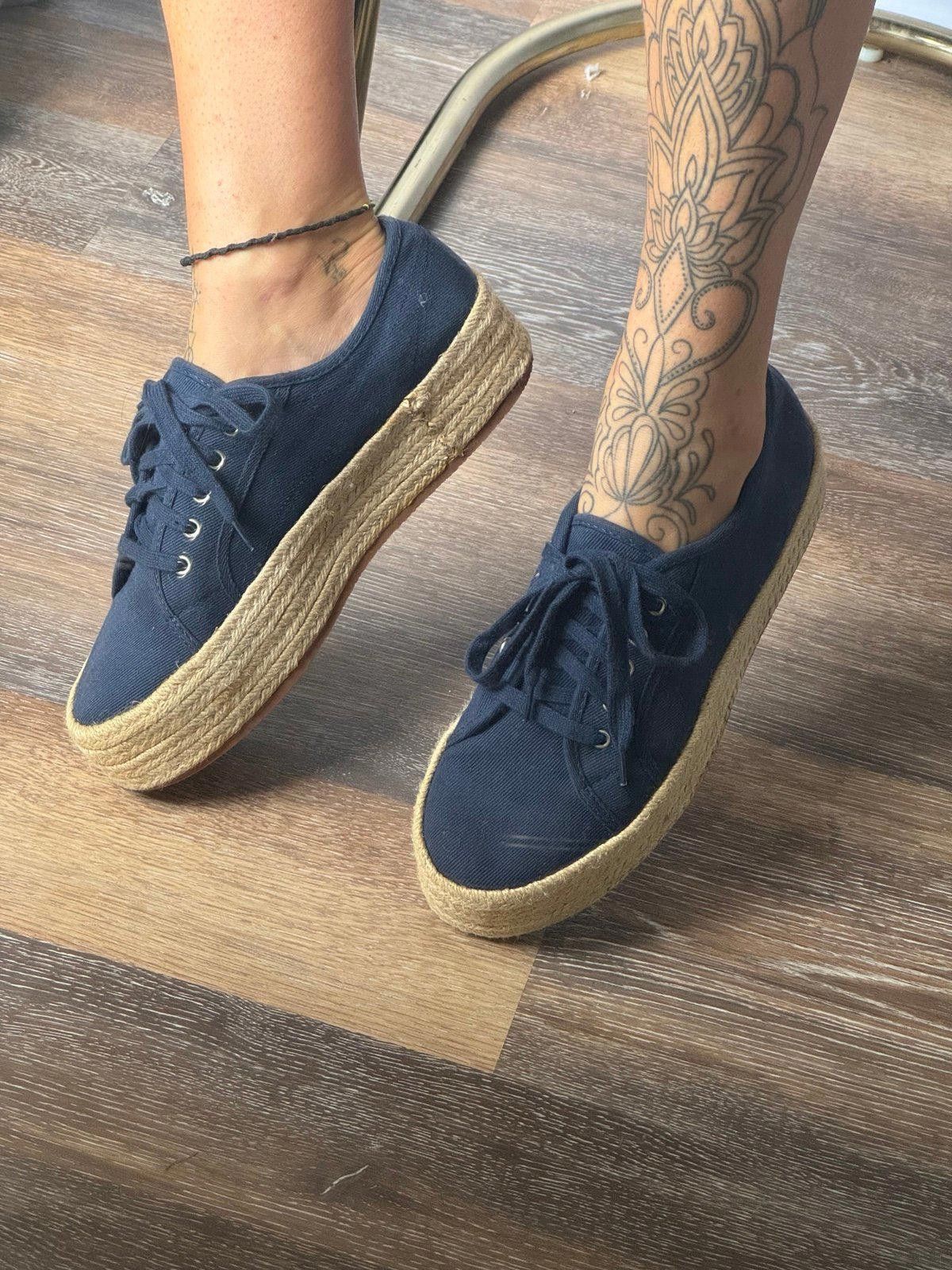 Old Navy lace up platform shoes Size US 9.5 / IT 39.5 - 4 Thumbnail