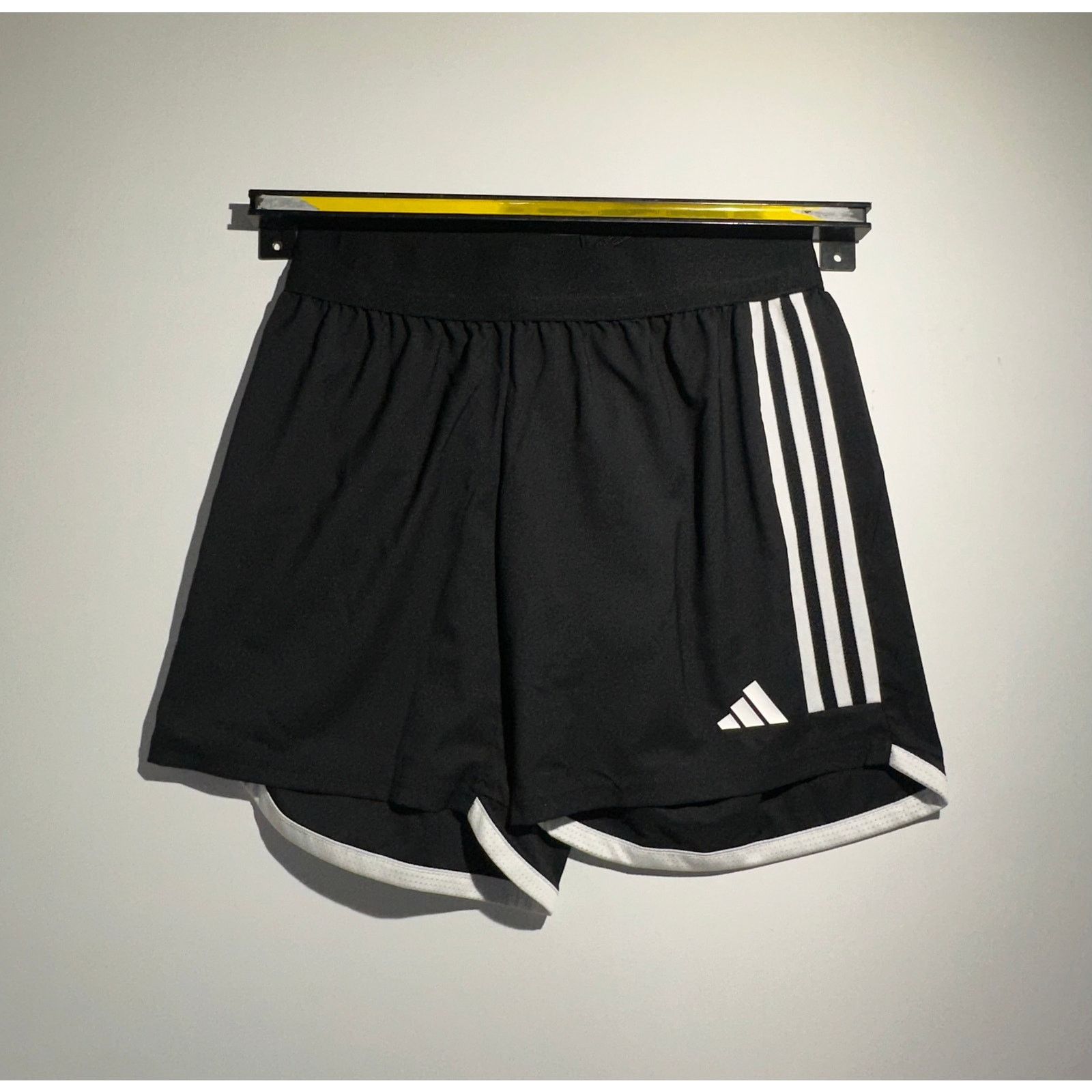 Adidas Adidas 3 Striped Shorts Size Medium Size 34" / US 12 / IT 48 - 1 Thumbnail