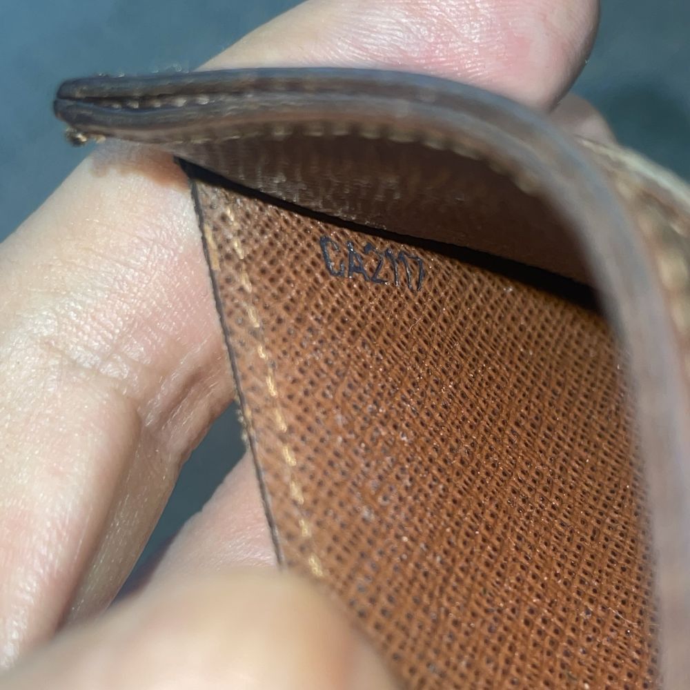 Louis Vuitton Louis Vuitton Leather Card Holder Wallet Size ONE SIZE - 4 Thumbnail