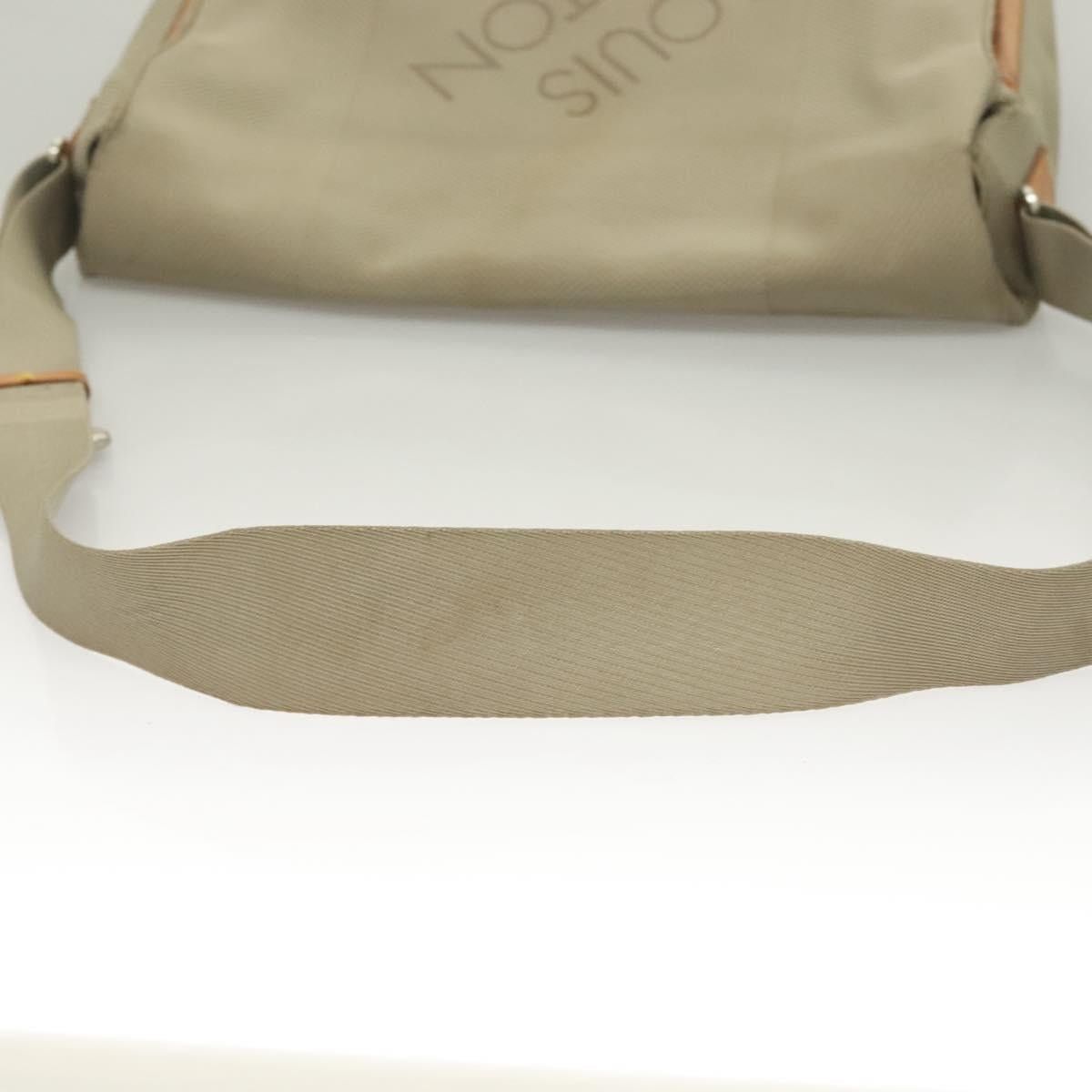 Louis Vuitton LOUIS VUITTON Damier Geant Messager Nm Shoulder Bag Gray Size ONE SIZE - 7 Thumbnail