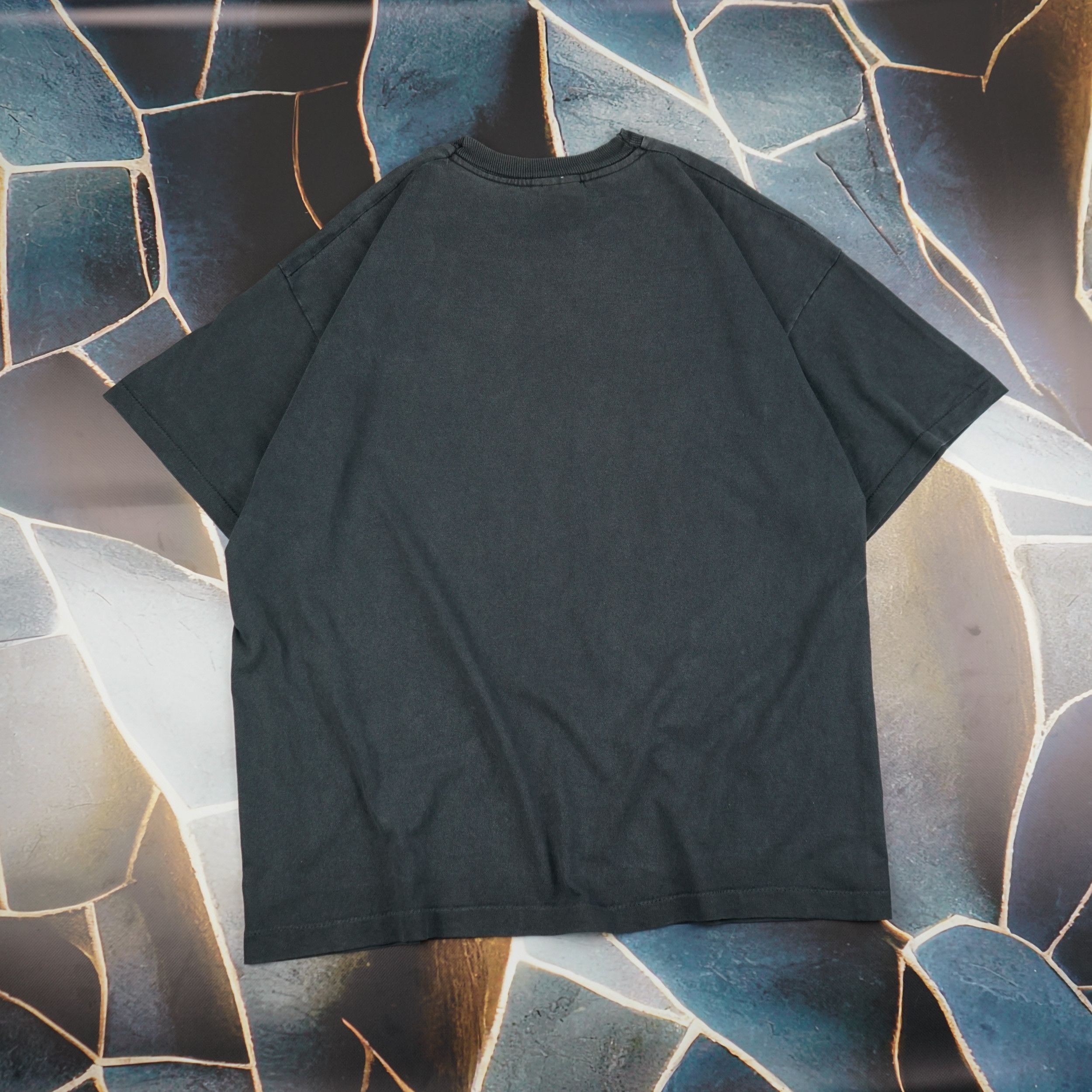 Arts & Science × Vintage Vintage 90s Big Turtle Holds Earth T-Shirt Size US XL / EU 56 / 4 - 8 Thumbnail