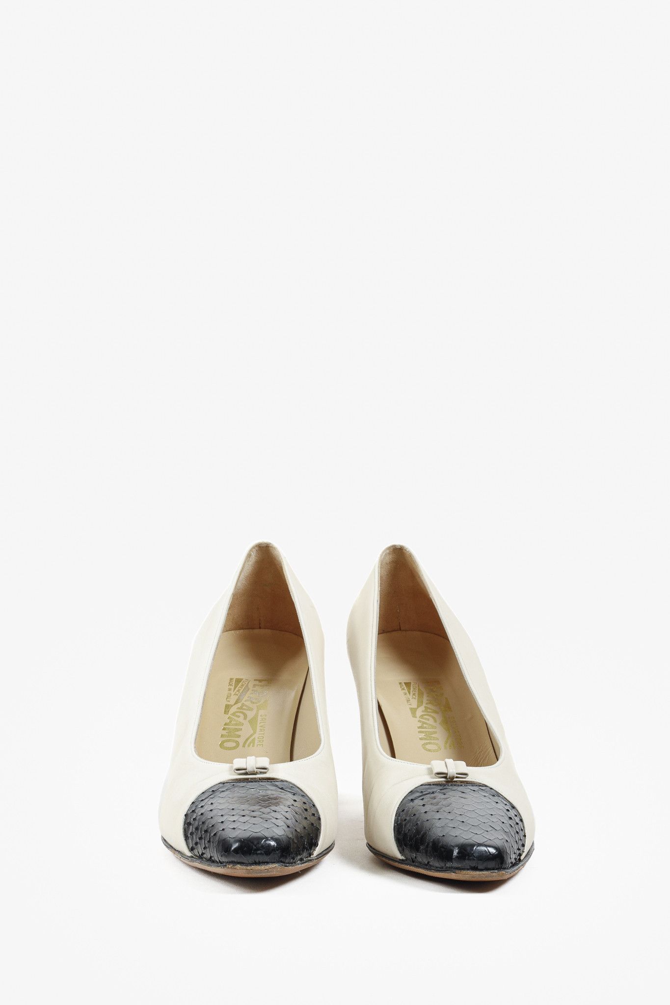 Salvatore Ferragamo Salvatore Ferragamo Classic Two-Tone Black Beige Pump Size US 10 / IT 40 - 2 Thumbnail