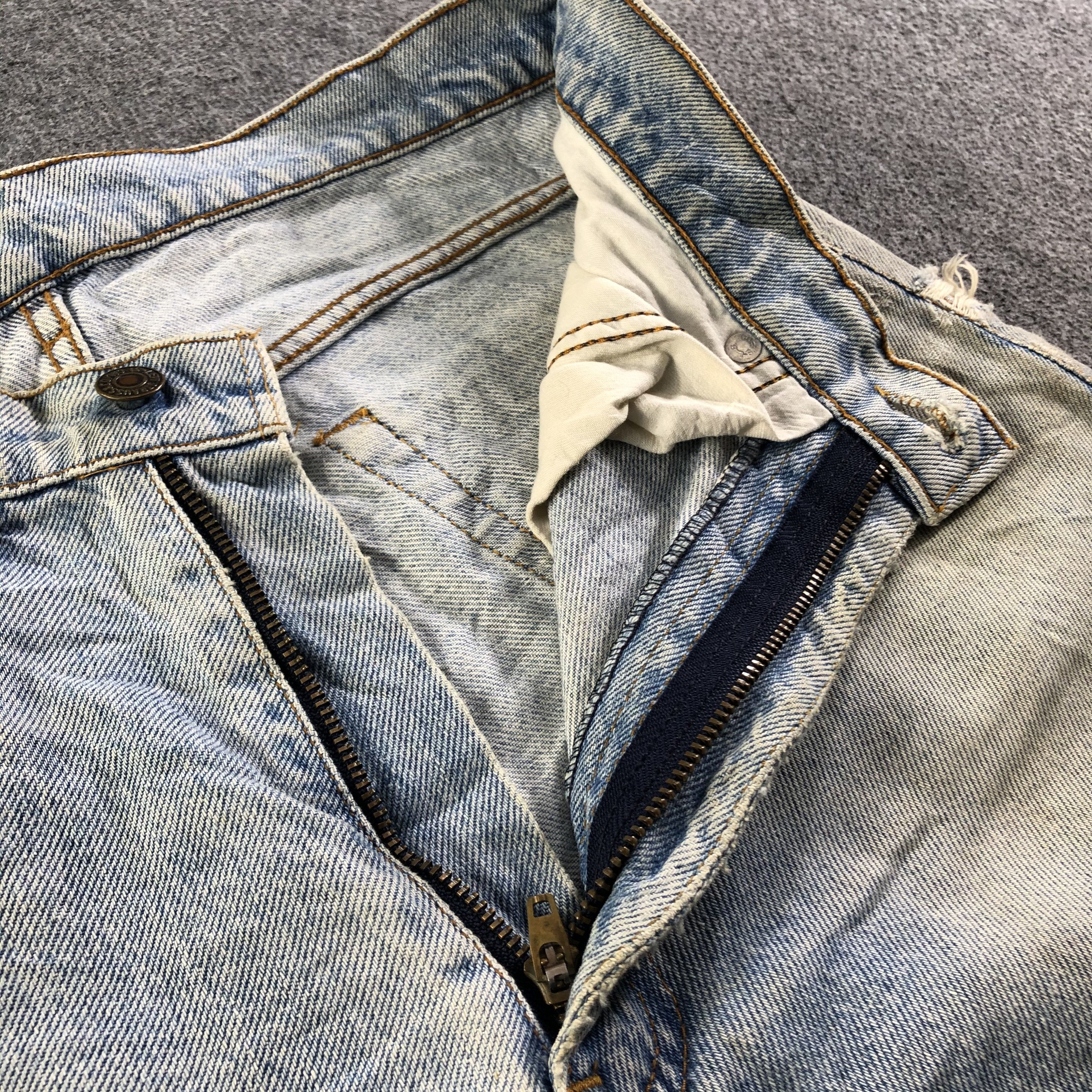 Levi's 90s Vintage Light Wash Levis Jeans-J3818 Size US 31 - 7 Thumbnail