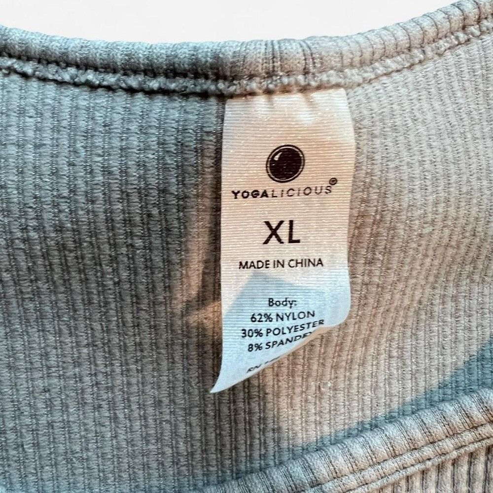 Other Yogalicious yoga crop top xl Size XL / US 12-14 / IT 48-50 - 2 Thumbnail