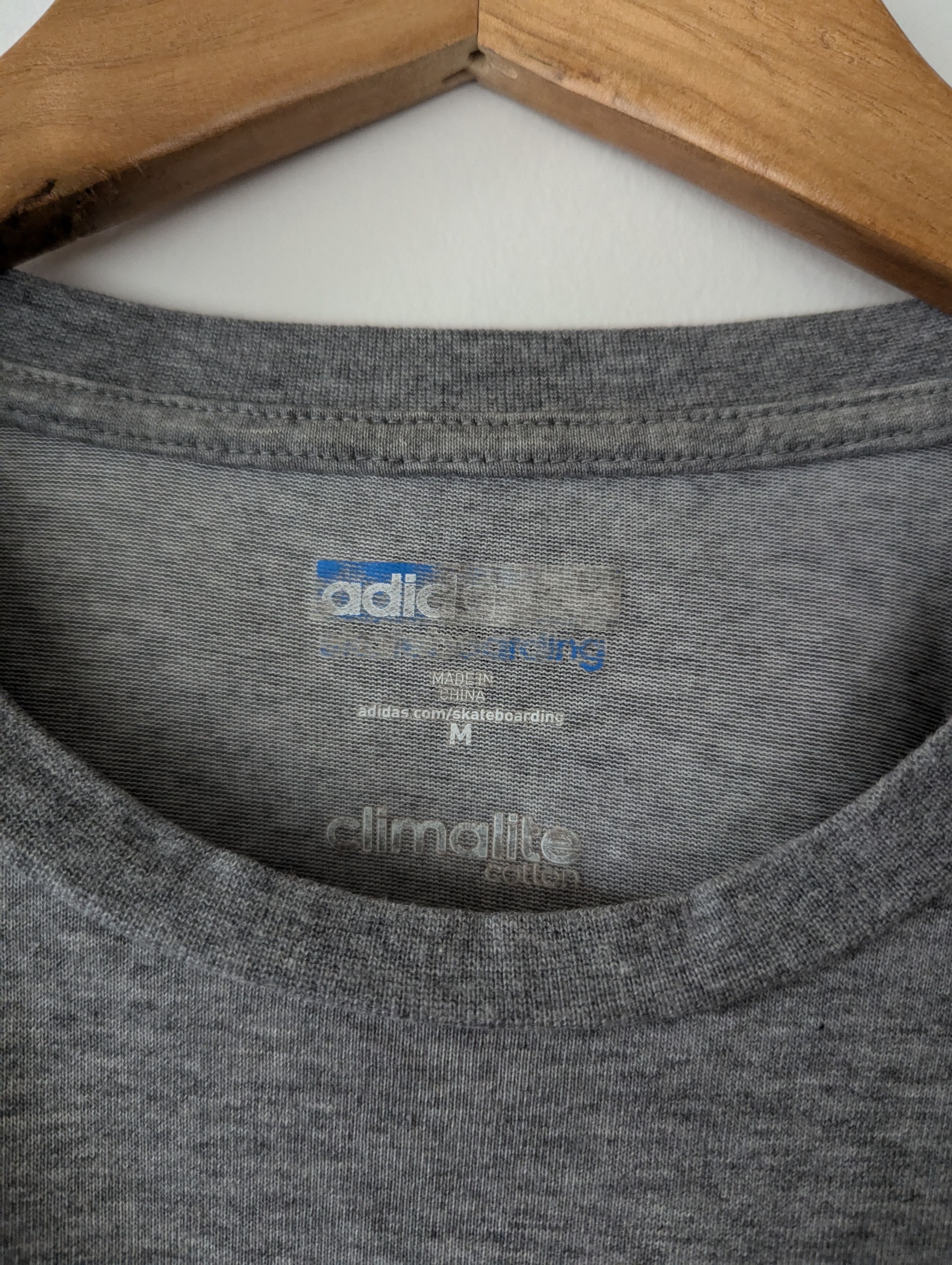 Adidas ADIDAS SKATEBOARDING GREY T-SHIRT - SURF SKATE - VINTAGE Size US M / EU 48-50 / 2 - 3 Thumbnail