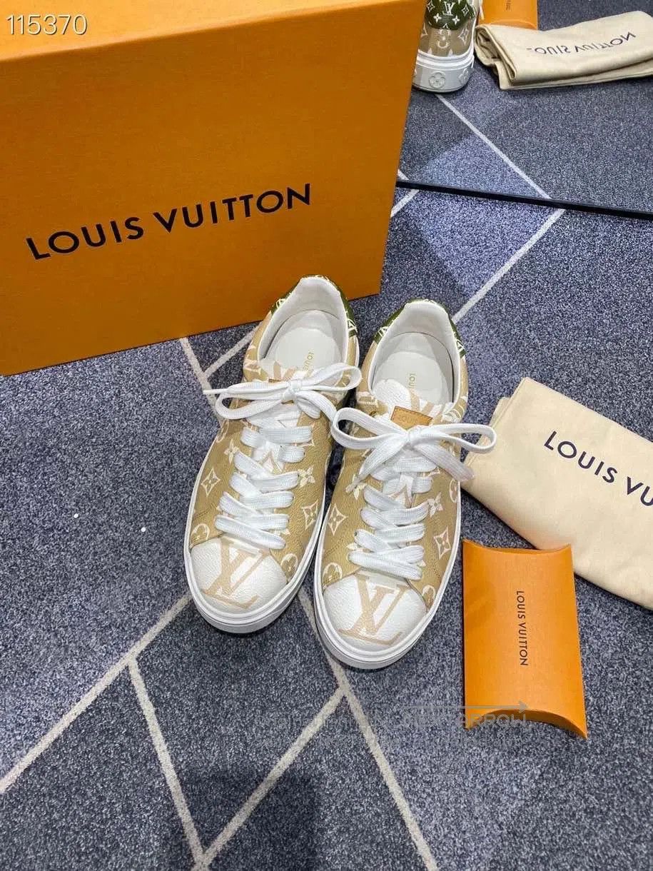 Louis Vuitton LV Logo Low. Size US 6.5 / IT 36.5 - 6 Thumbnail