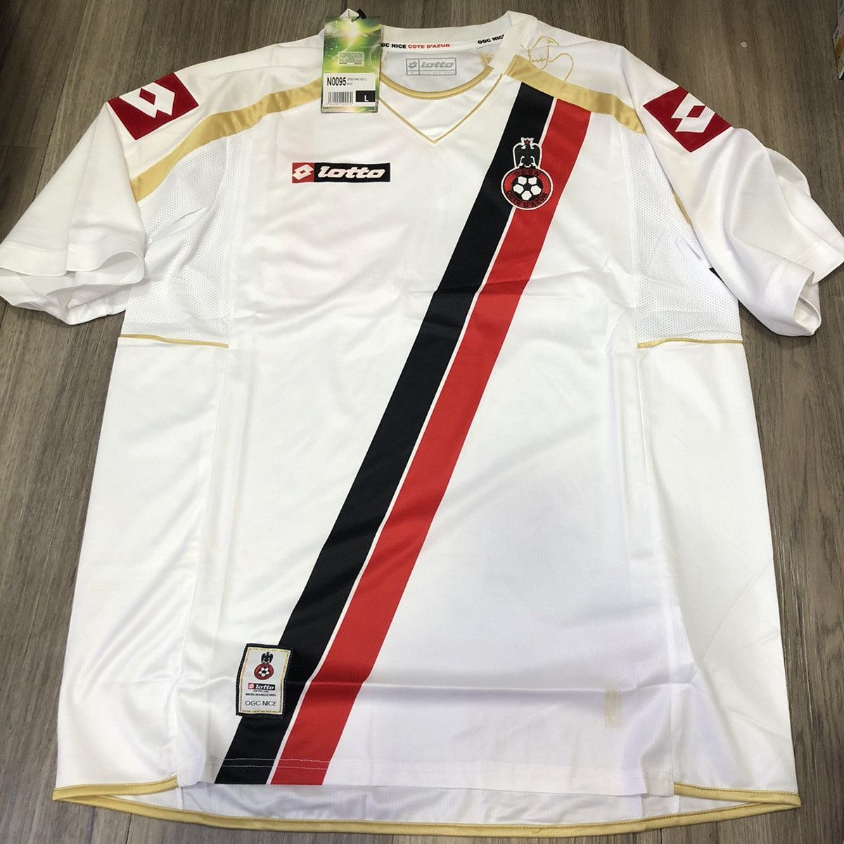 OGC Nice 10/11 away shirt (bnwt)