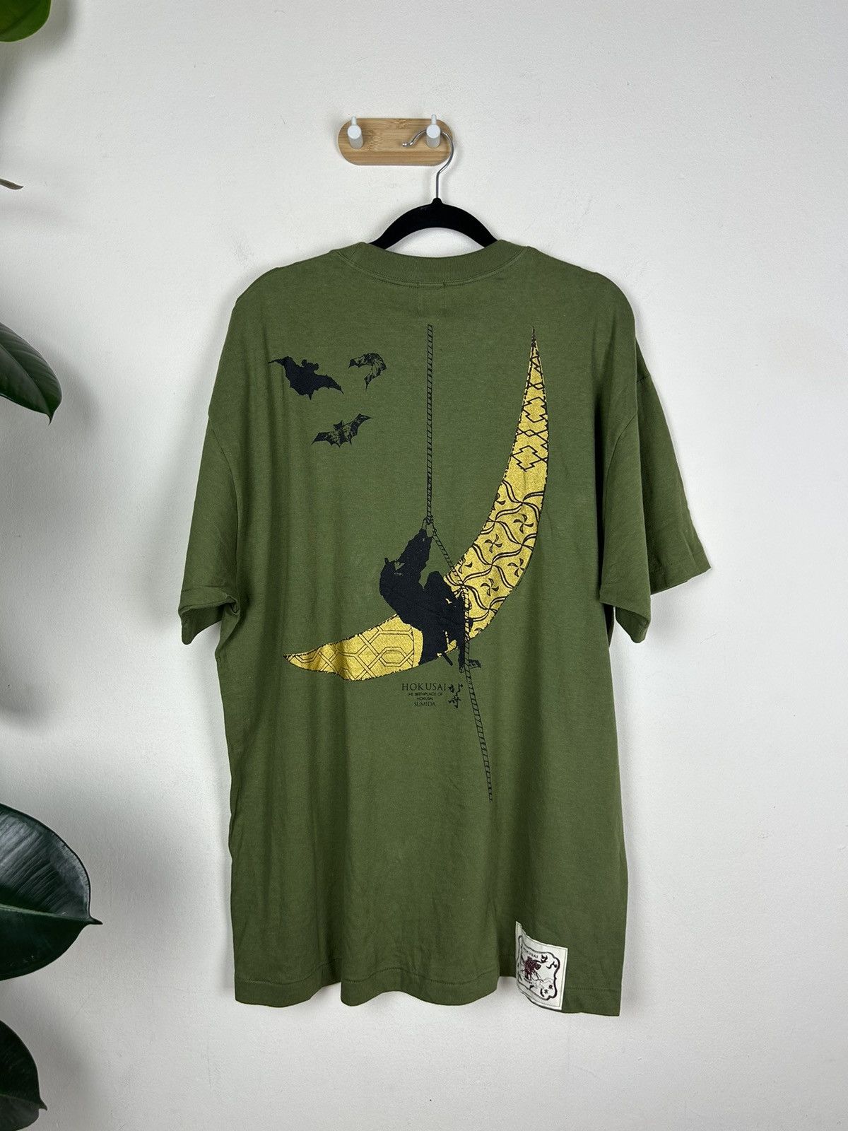 Japanese Brand × Vintage HOKUSAI Big Wave Portriat Japanese Graphic Tee Made in Japan Size US XL / EU 56 / 4 - 1 Thumbnail