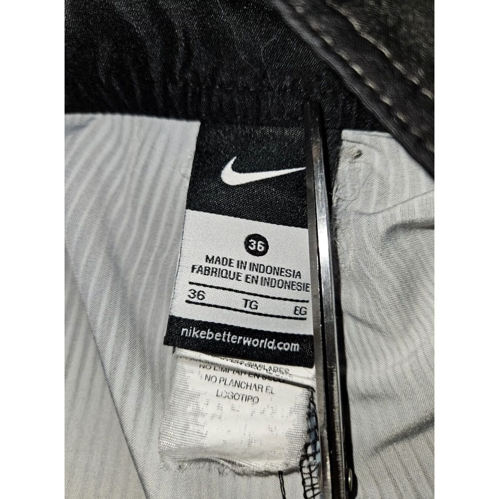 Nike Nike Swim Trunks Men's 36 Blue Black Tie Zip Pocket Beach Vacation Geometric Pattern Trunks Nike Beach Mens 36 Blue Size US 36 / EU 52 - 2 Thumbnail
