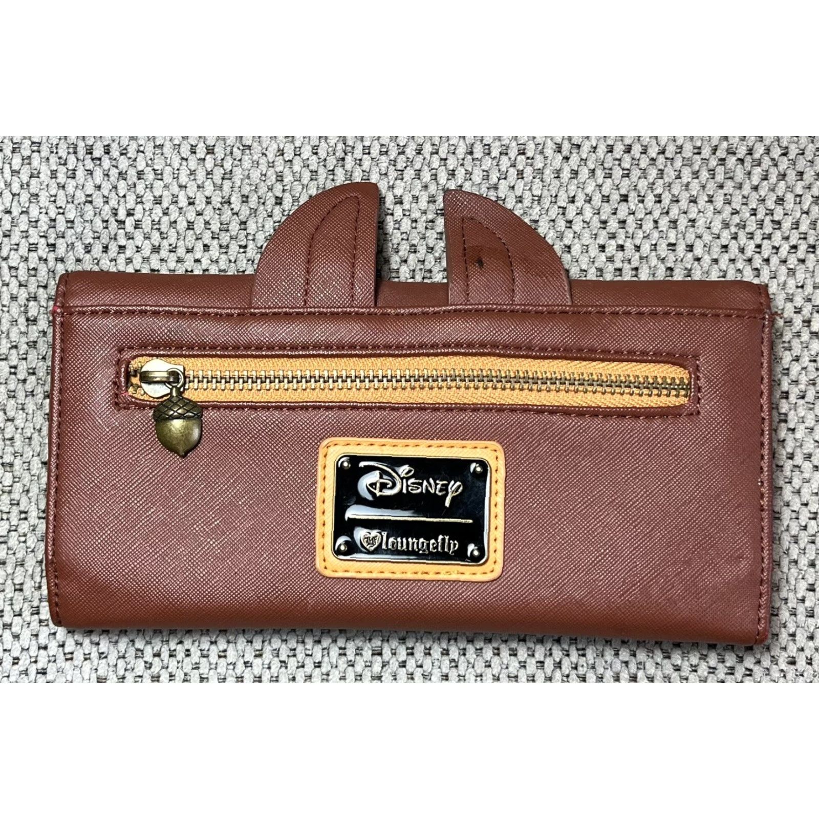 Disney Disney Chip And Dale Loungefly CHIP Wallet Women Wallet Brown Disney Loungefly CHIP Wallet Men? Size ONE SIZE - 2 Thumbnail