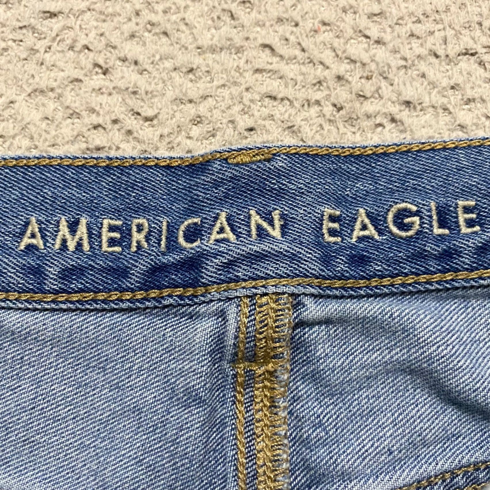 American Eagle Outfitters American Eagle Outfitters Mom Jeans Denim Medium Wash High Rise 6P Womens Blue Distressed Pockets 5-Pocket Design Inseam 25 in Size 28" / US 6 / IT 42 - 3 Thumbnail