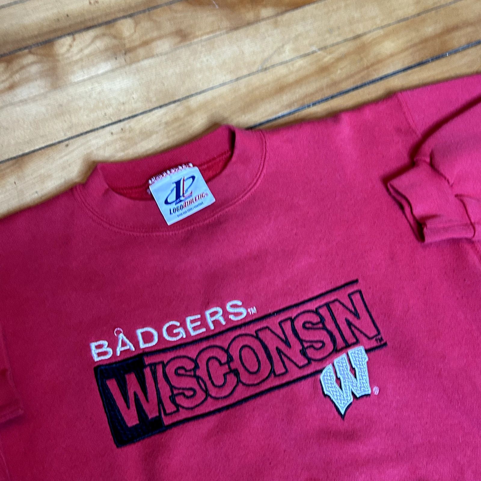 Logo Athletic Vintage 90s Wisconsin Badgers Red Crewneck Size US M / EU 48-50 / 2 - 5 Thumbnail