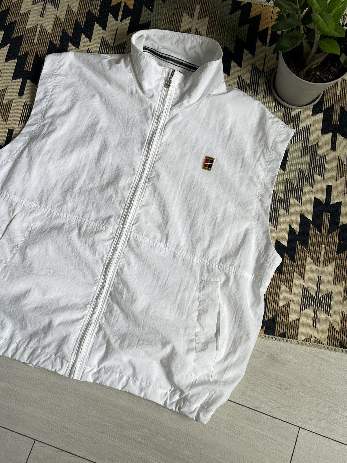 Vintage Vintage Nike Court Nylon Vest Size US L / EU 52-54 / 3 - 3 Thumbnail