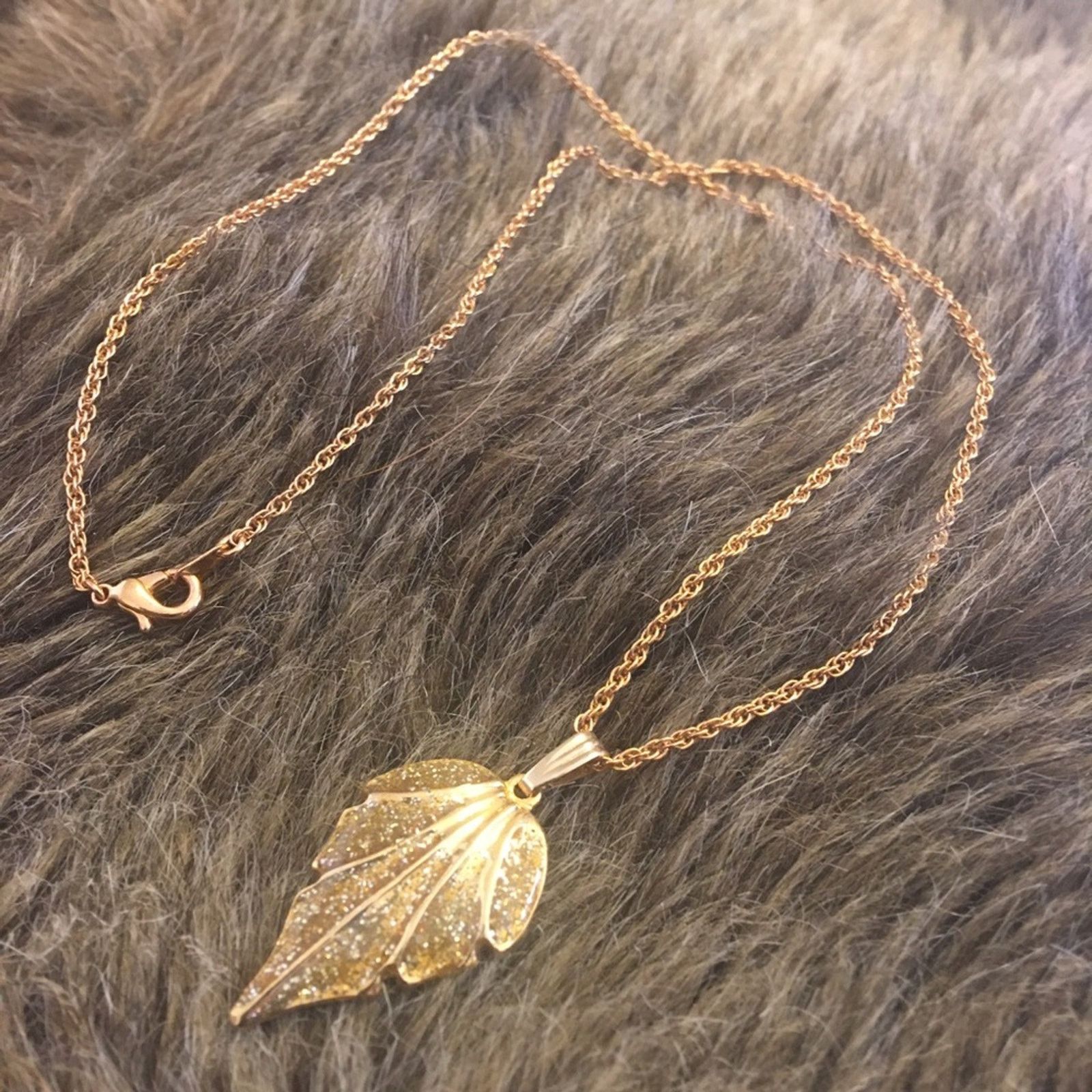 Jewelry Sparkle enamel leaf pendant on gold chain necklace Size ONE SIZE - 7 Thumbnail