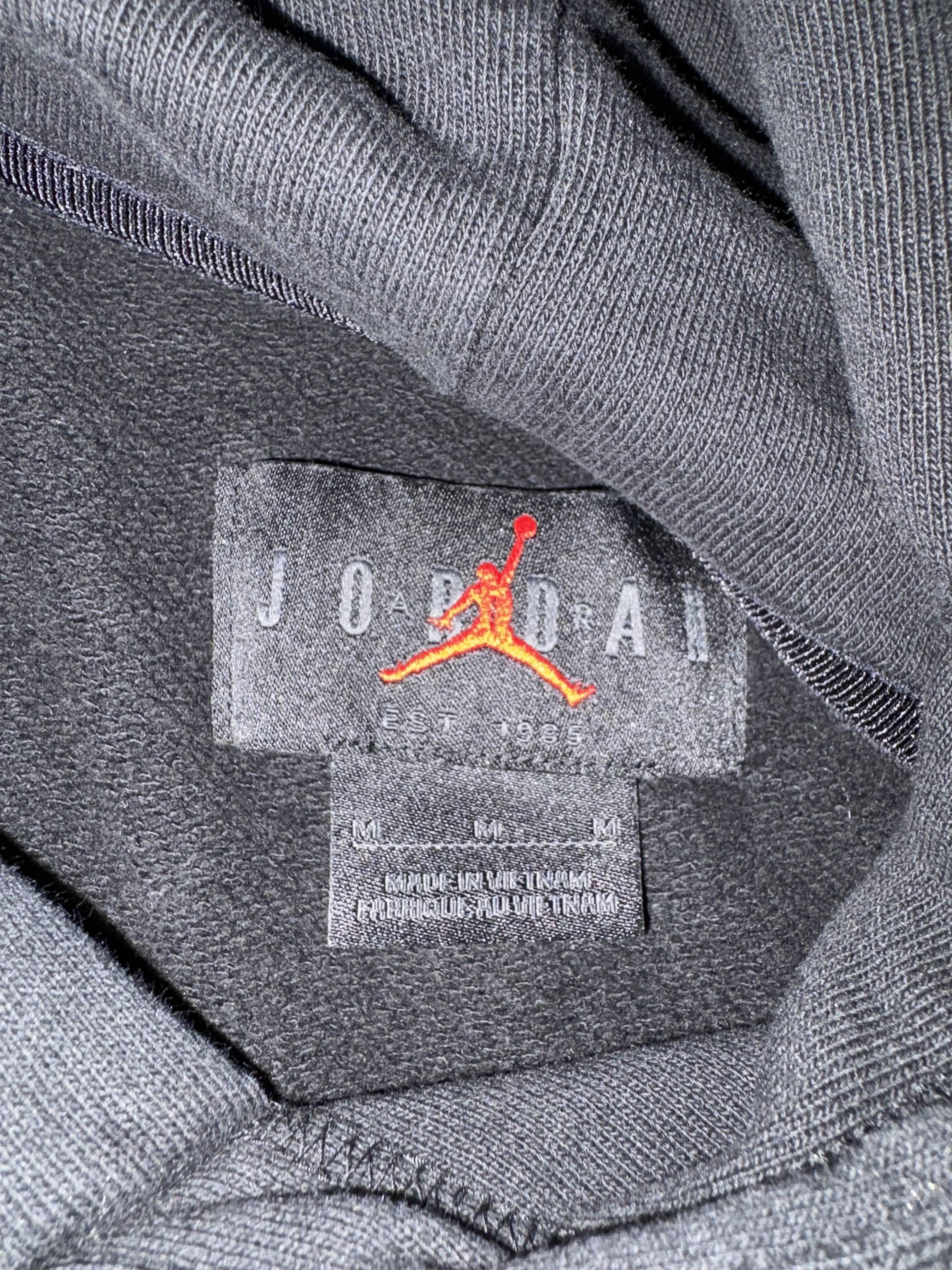 Jordan Brand × Undefeated Air Jordan x Undefeated Hoodie 'Black' DX4299 010 Size US M / EU 48-50 / 2 - 6 Thumbnail