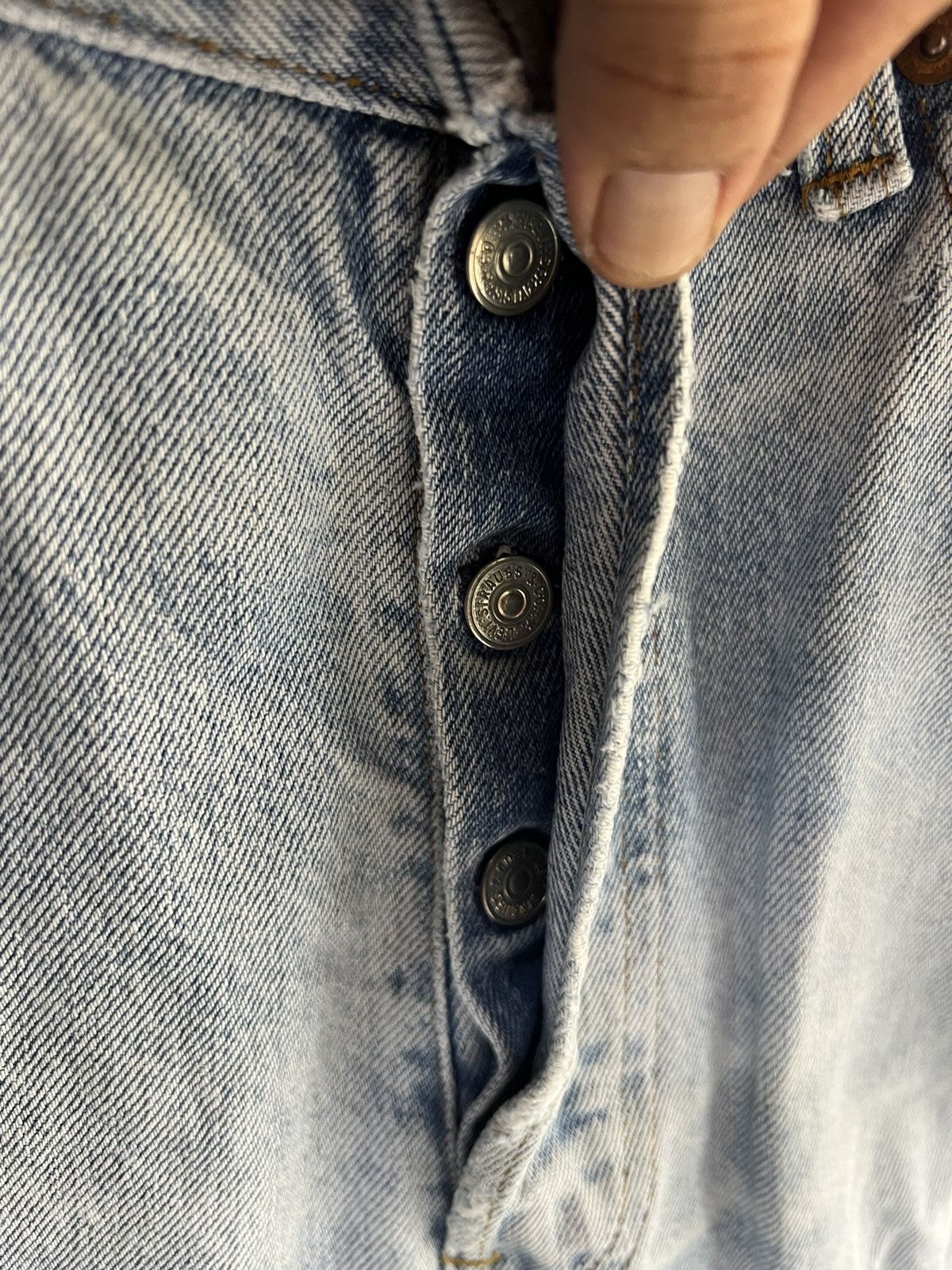 Levi's Vintage Clothing 🔥Vintage Levis 501 Button 532 Distressed Denim Size US 31 - 10 Thumbnail