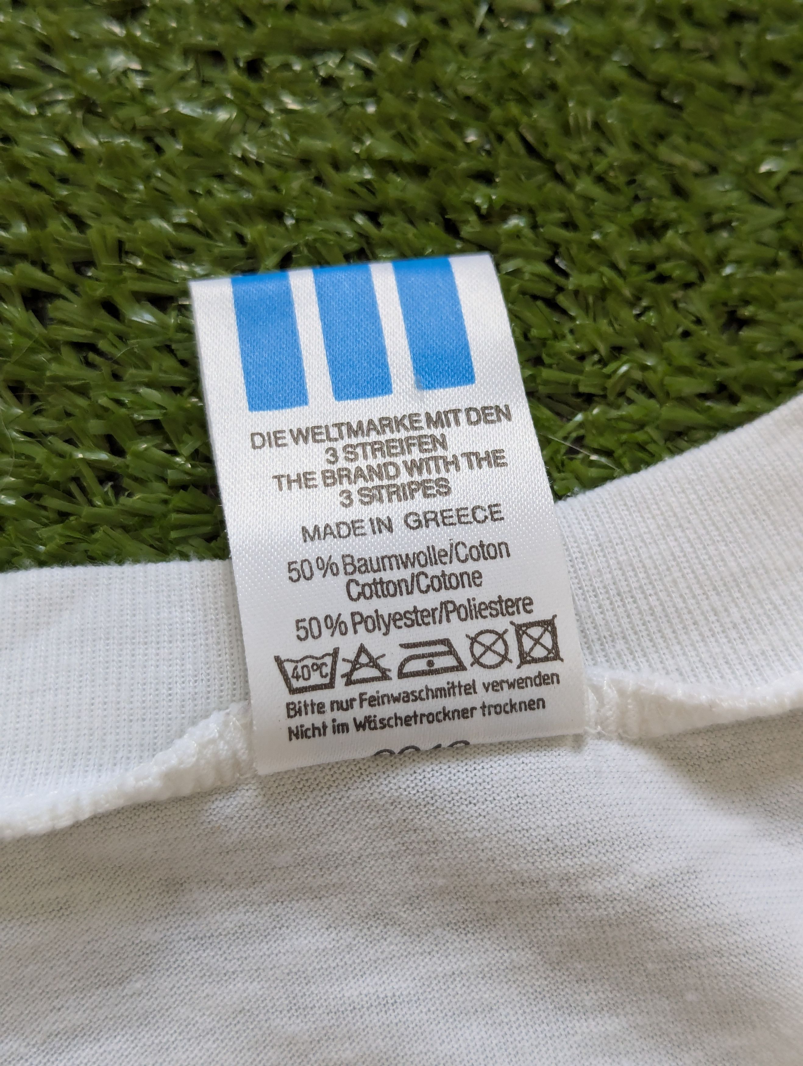 Adidas ADIDAS VINTAGE TEMPLATE FOOTBALL SHIRT JERSEY SIZE M Size US M / EU 48-50 / 2 - 4 Thumbnail