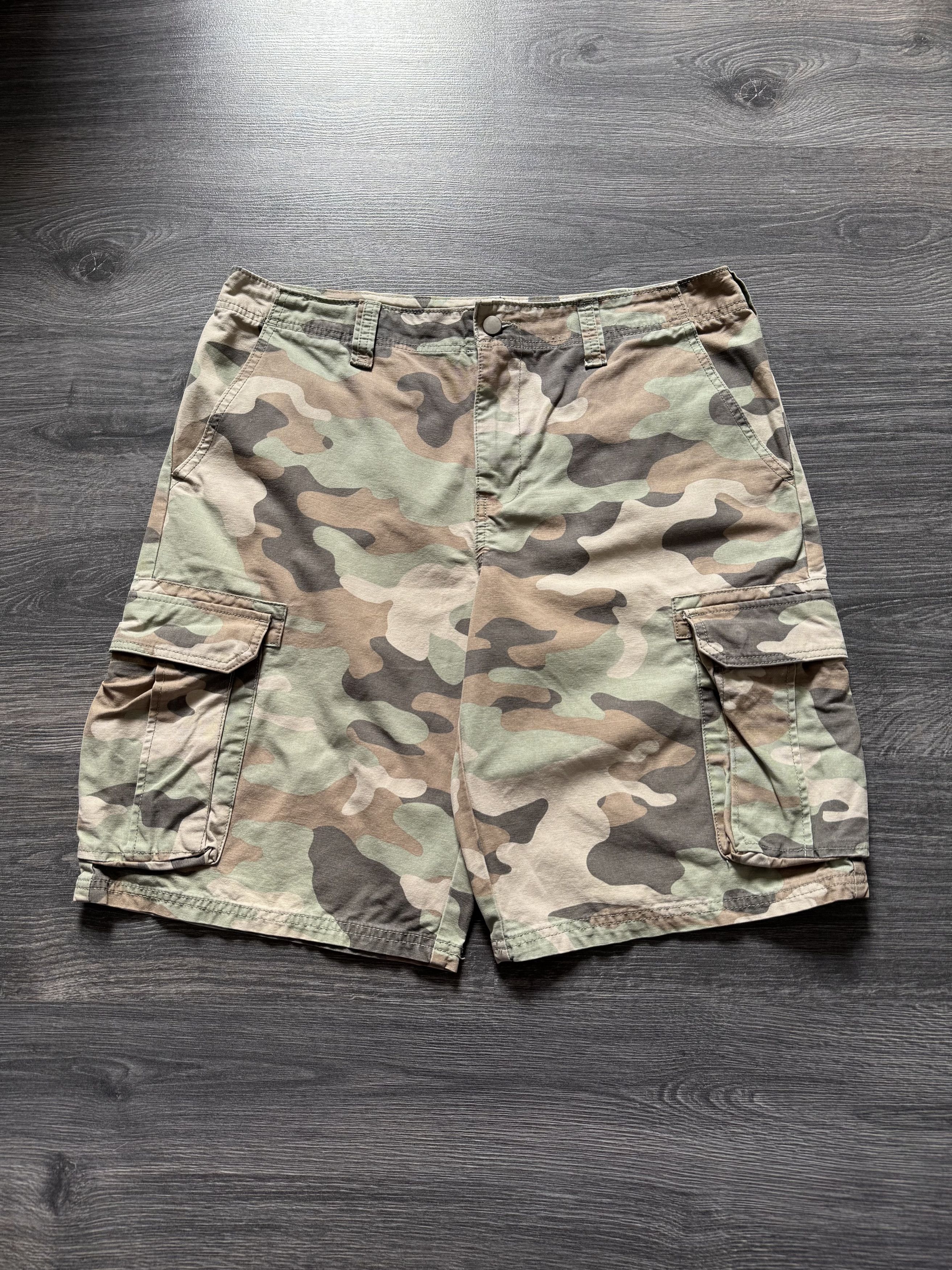 Gap Gap Military Y2k Camo Baggy Shorts Carti Style Size US 34 / EU 50 - 1 Thumbnail