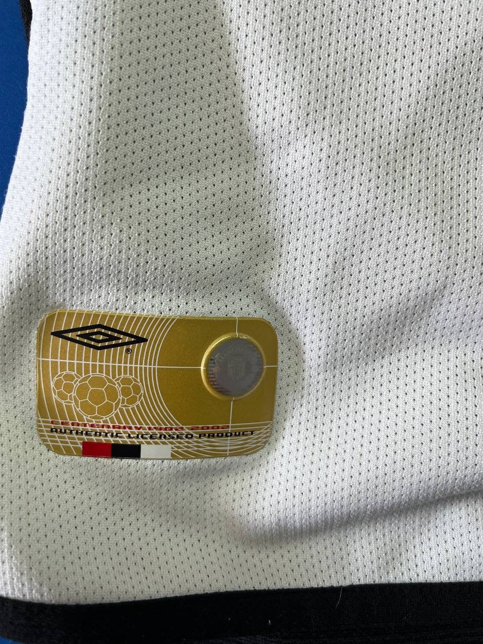 Umbro 2001/02 Manchester United Umbro Reversible Centenary Shirt Size US M / EU 48-50 / 2 - 12 Thumbnail