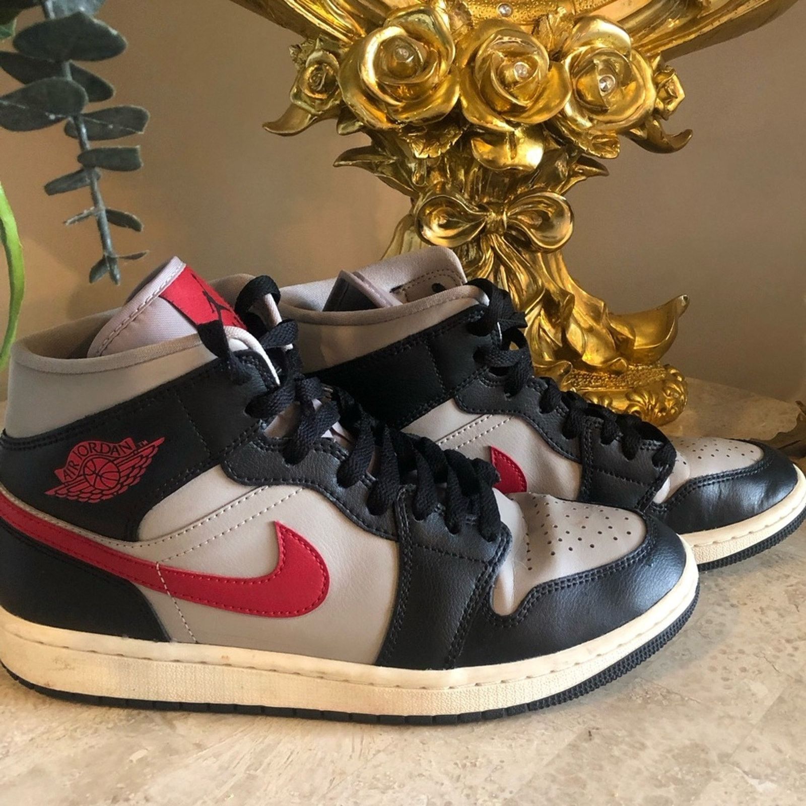 Nike Air Jordans Nike Grey Back and Red size9 Size US 9 / IT 39 - 7 Thumbnail