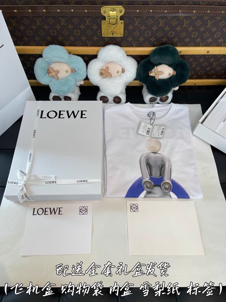 Loewe LOEWE Short sleeve T-shirt Size M / US 6-8 / IT 42-44 - 4 Thumbnail