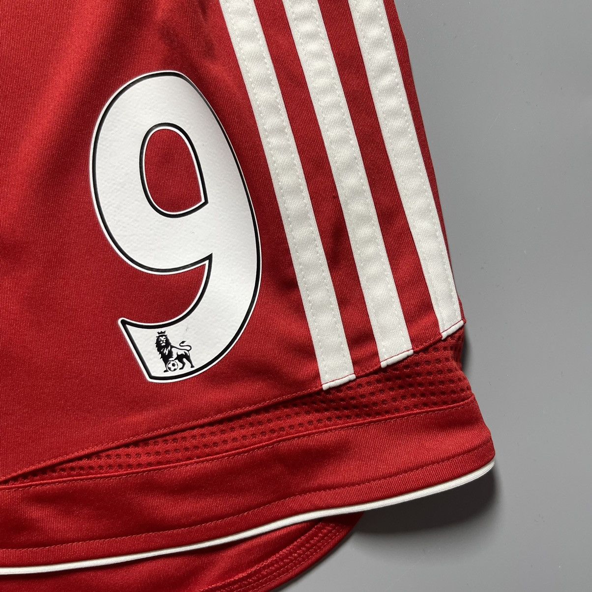 Adidas LIVERPOOL ADIDAS 2006/2007 HOME SHORTS #9 TORRES Size US 36 / EU 52 - 3 Thumbnail
