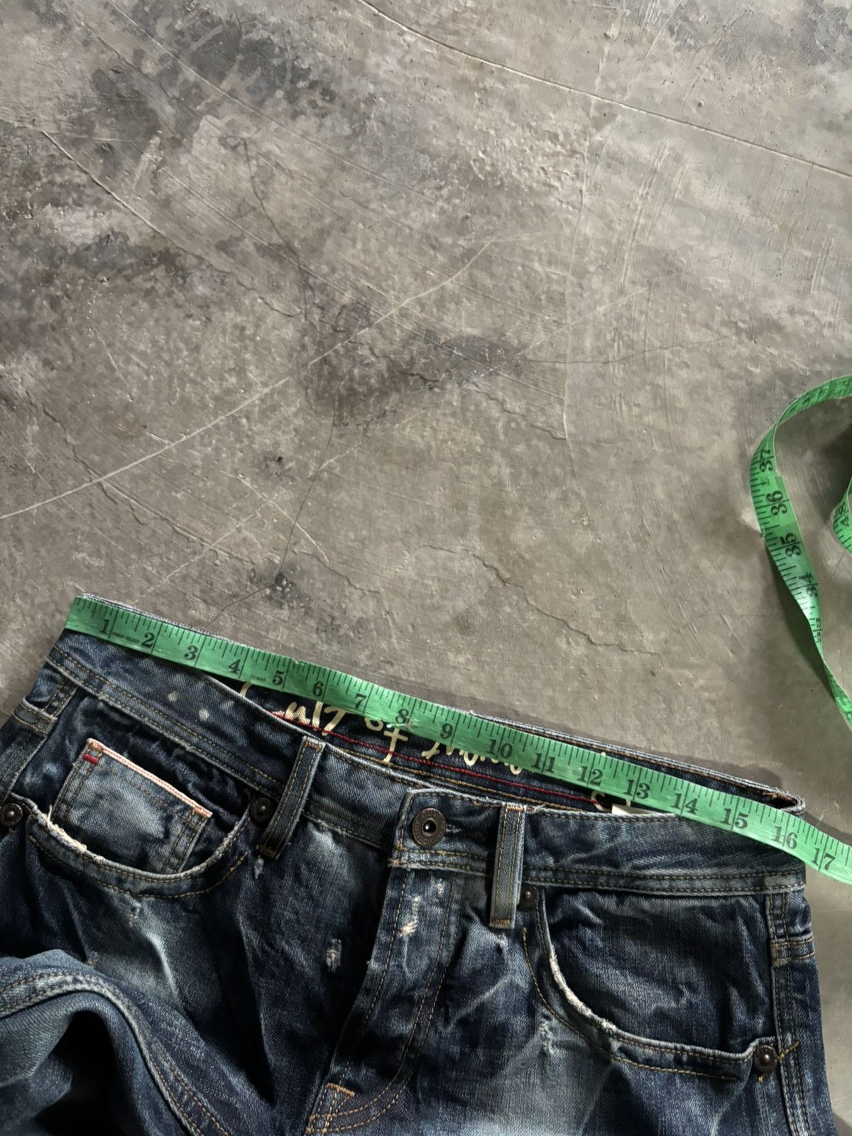 If Six Was Nine CULT OF INDIVIDUALITY japanese selvedge distressed semiflare Size US 32 / EU 48 - 24 Thumbnail