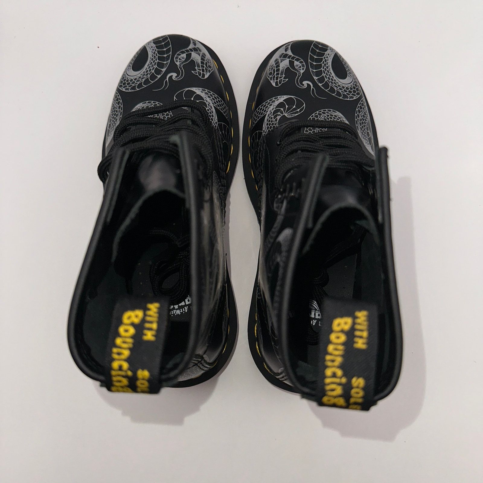 Dr. Martens Dr. Martens 1460 Men' Size 4 Women's Size 5 Serpent Print Size US 4 / IT 34 - 6 Thumbnail