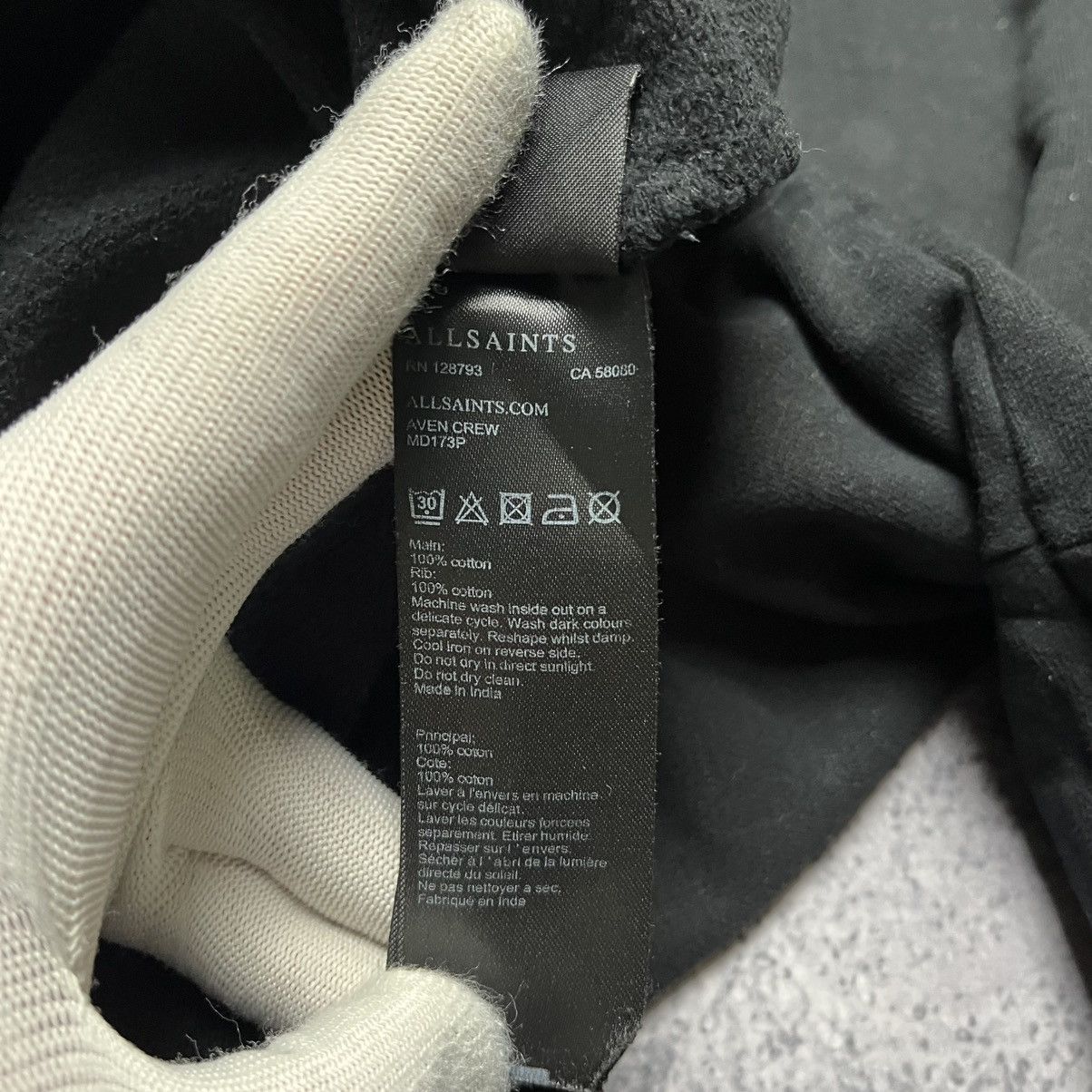 Allsaints Vintage Allsaints Basic Black Sweatshirt Streetwear Y2K Size US S / EU 44-46 / 1 - 7 Thumbnail