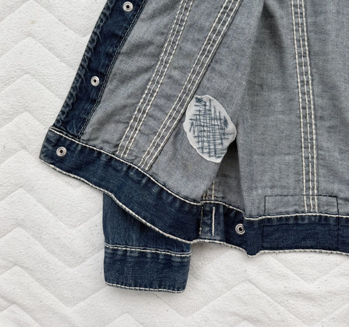 True Religion True Religion Big T Trucker Denim Jacket Blue Medium Wash Size US M / EU 48-50 / 2 - 8 Thumbnail