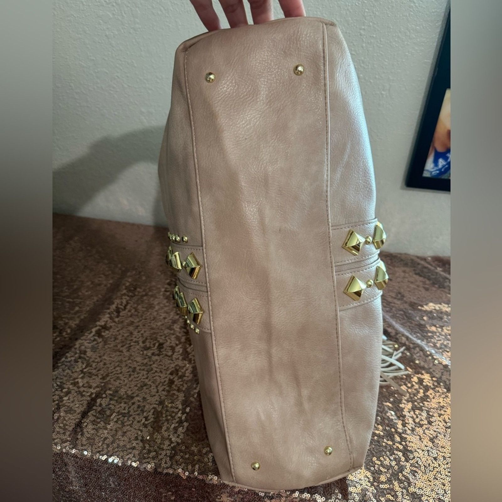 Steve Madden STEVE MADDEN🌟 Mauve with Gold Studs, Oversized Shoulder Bag Size ONE SIZE - 9 Thumbnail