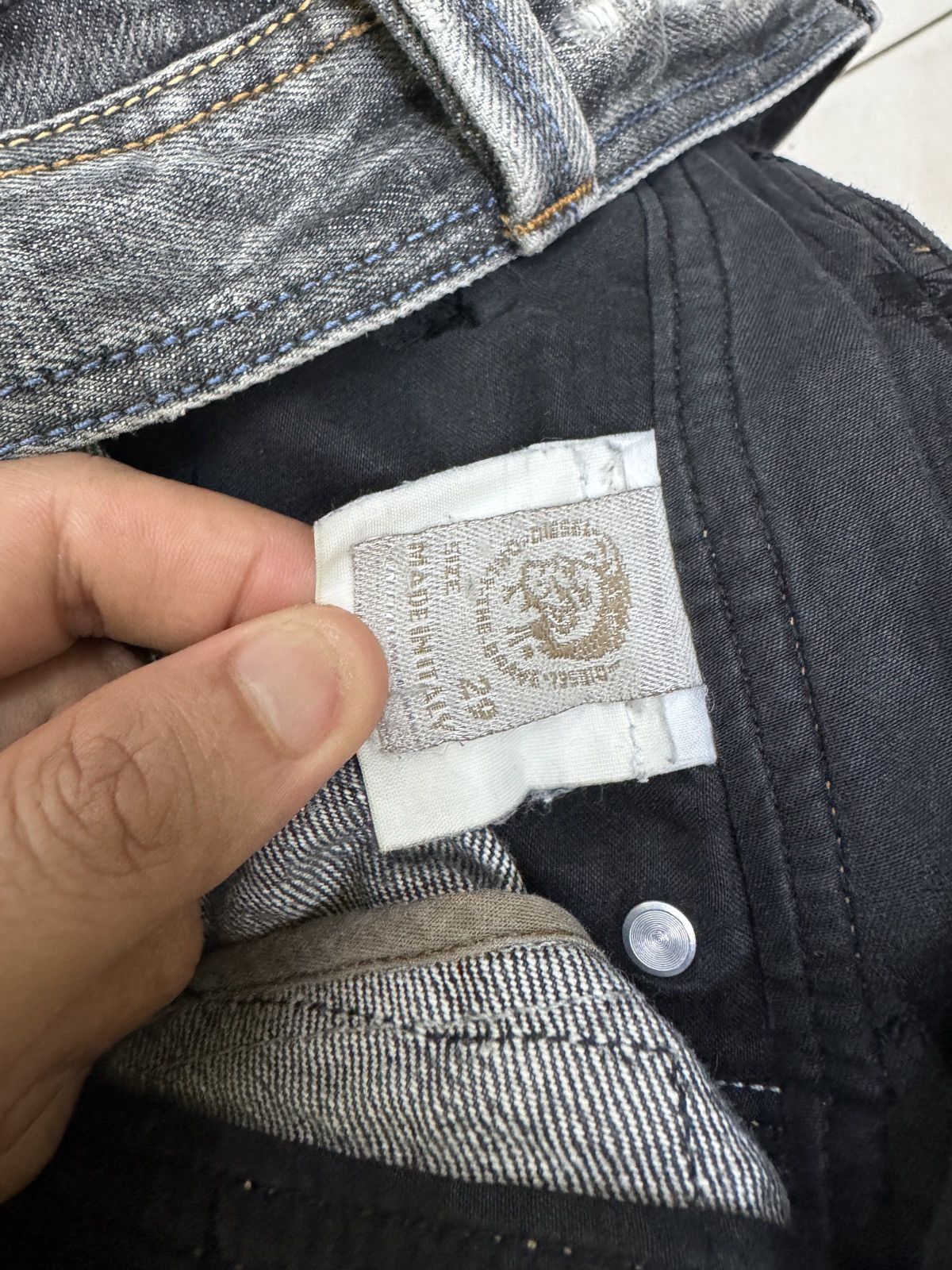 Diesel Vintage Diesel Industry Distressed Ripped Claw Mark Denim Size US 30 / EU 46 - 16 Thumbnail