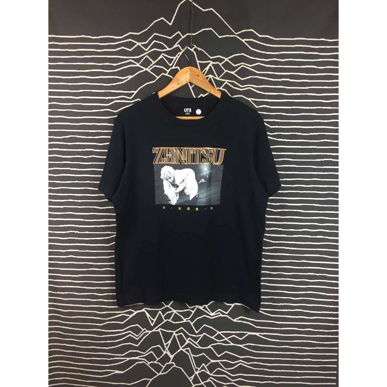 Anime Uniqlo X Demon Slayer Kimetsu no Yaiba Zenitsu Agatsuma Tee Size US M / EU 48-50 / 2 - 2 Thumbnail