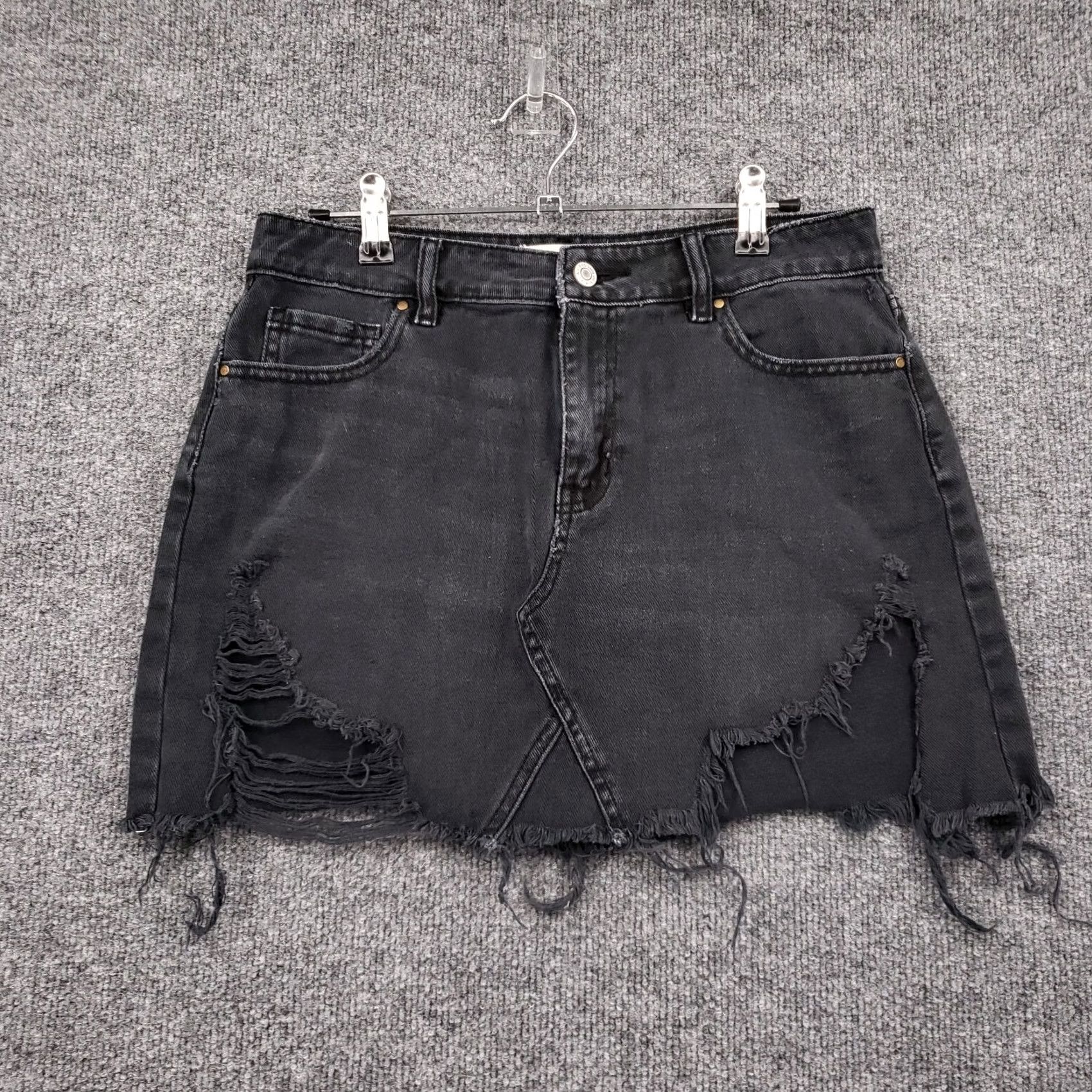 Pacsun PacSun Skirt Womens 27 Black Mini Distressed Flat Front Dark Wash Denim Cotton Button Zipper Pockets Size 27" / US 4 / IT 40 - 2 Thumbnail