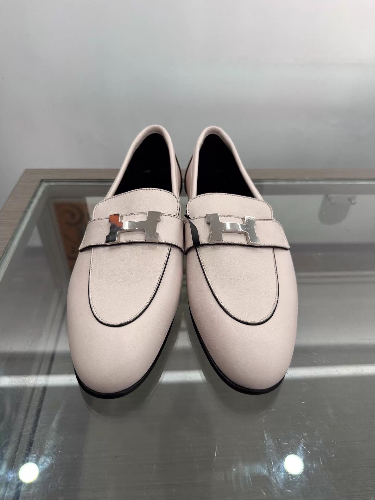 Hermes Hermes Women's Light Pink Silver H Logo Loafer Size US 5.5 / IT 35.5 - 3 Thumbnail