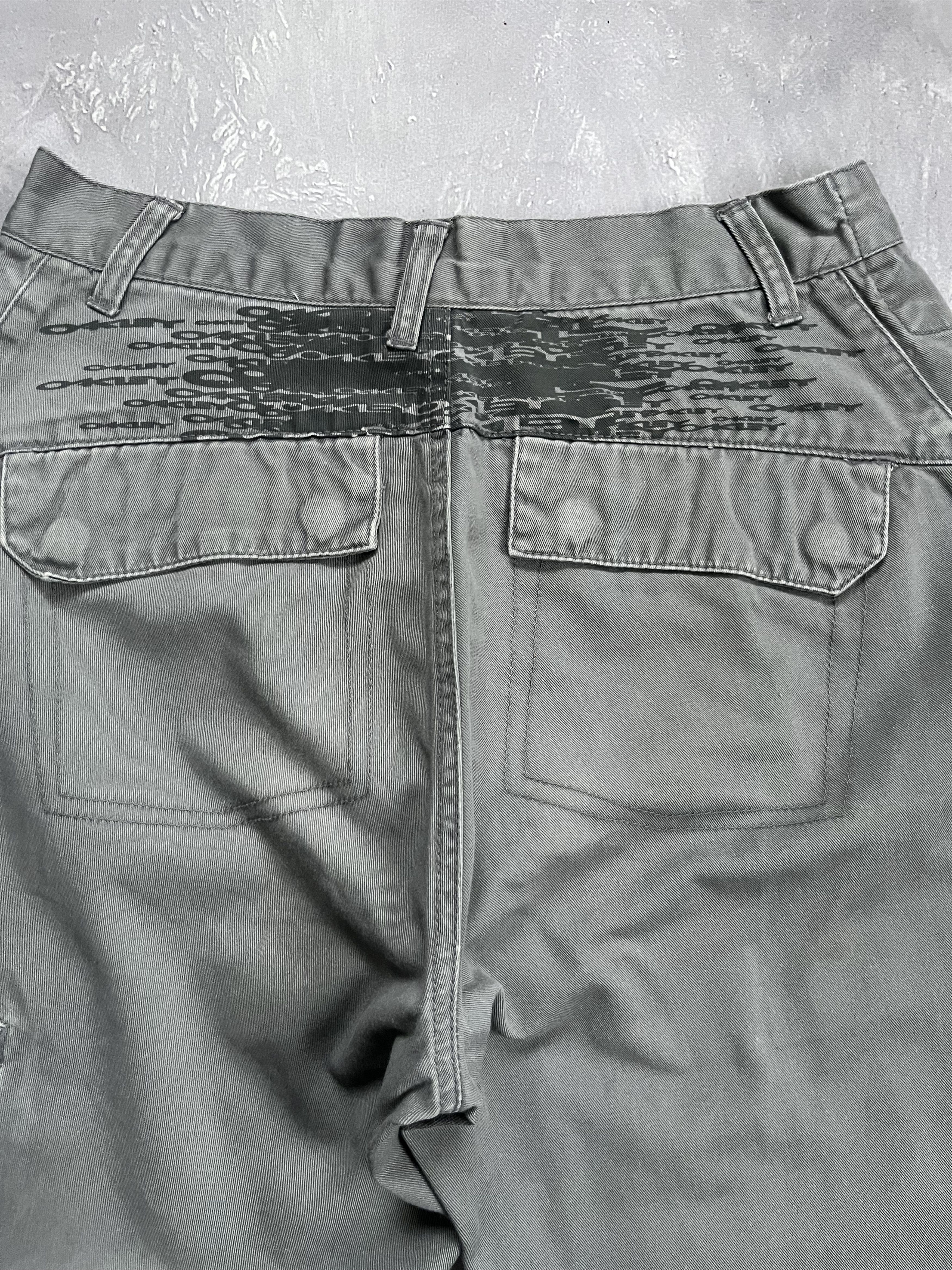 Oakley Oakley Y2K Pants Gray Logo On Back Straight Relaxed Baggy Size US 28 / EU 44 - 10 Thumbnail