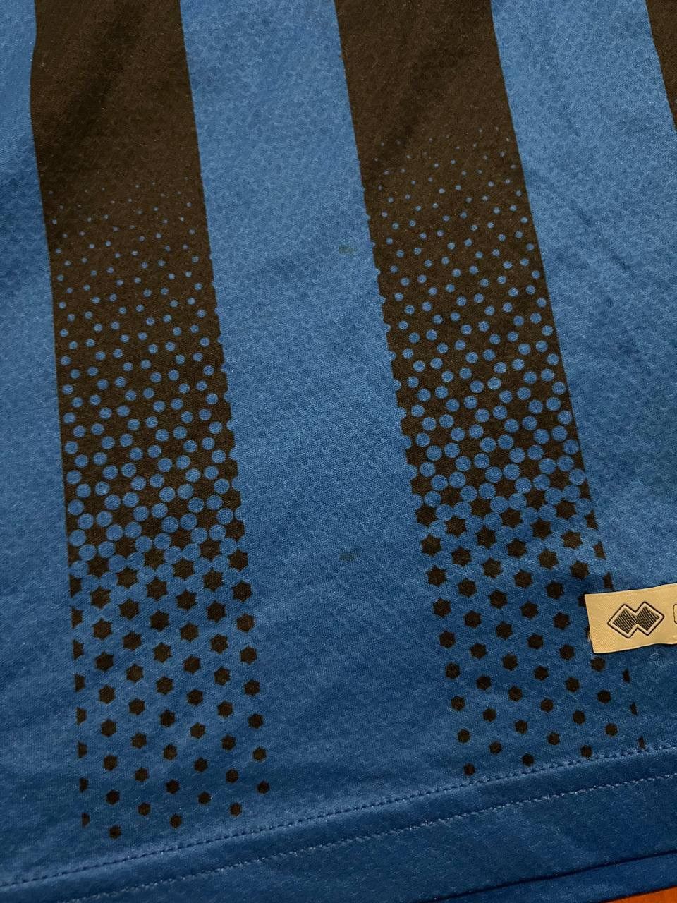 Errea 2018/19 ROCHDALE AFC #3 SPECIAL SOCCER FOOTBALL JERSEY SZ M Size US M / EU 48-50 / 2 - 14 Thumbnail