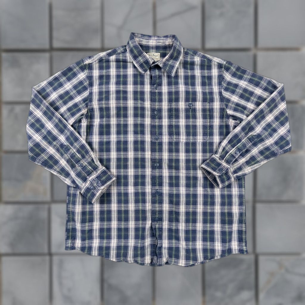 Vintage L.L. Bean Mens Shirt Long Sleeve Button-Up Heavy Cotton Plaid Blue Adult Medium Size M Regular Fit Size US M / EU 48-50 / 2 - 1 Thumbnail