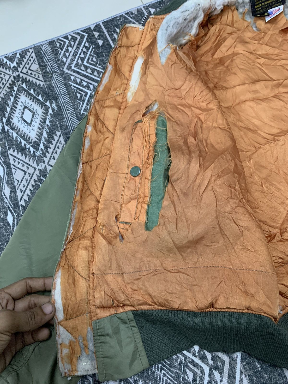 Avirex 80s AVIREX MA-1 7 PATCHES BOMBER JACKET RARE DISTRESSED Size US M / EU 48-50 / 2 - 18 Thumbnail