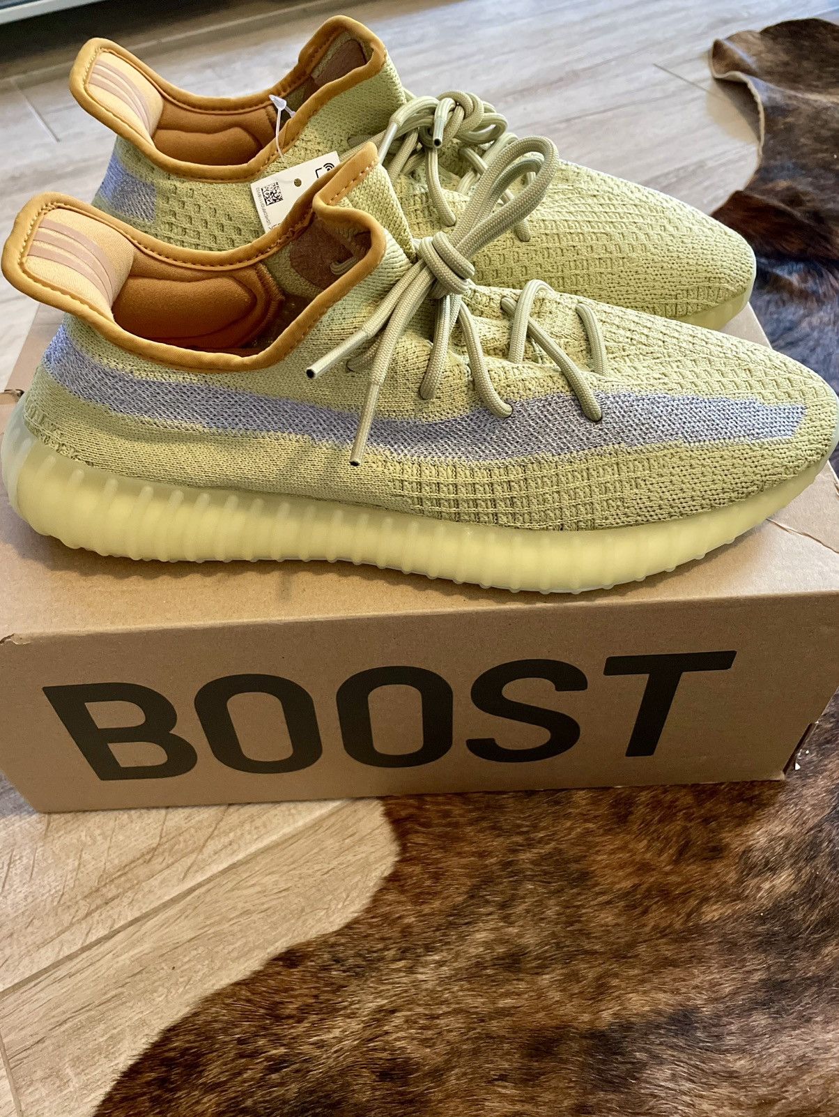 Yeezy Adidas Yeezy Boost 350 V2 Marsh Size 12 New! Size US 12 / EU 45 - 8 Thumbnail