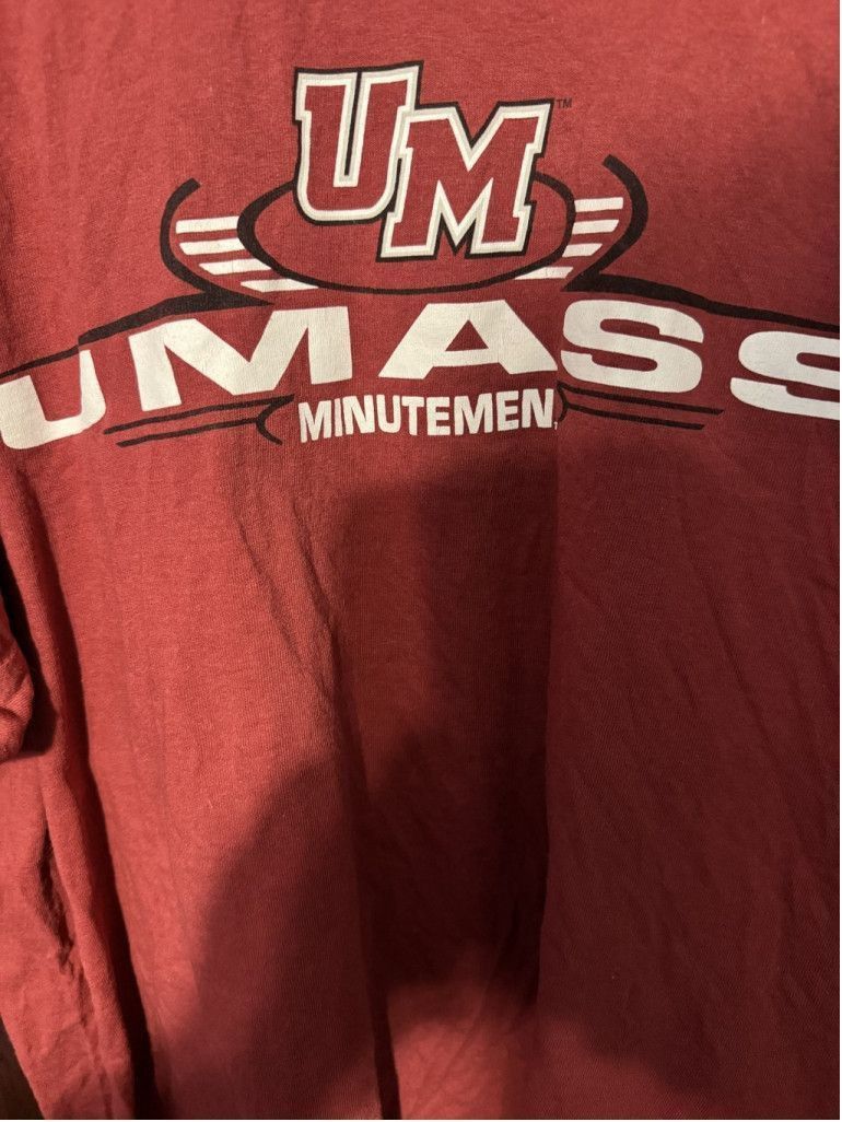 Gildan UMass Minutemen Basketball T-shirt Men's XL Red Size US XL / EU 56 / 4 - 4 Thumbnail
