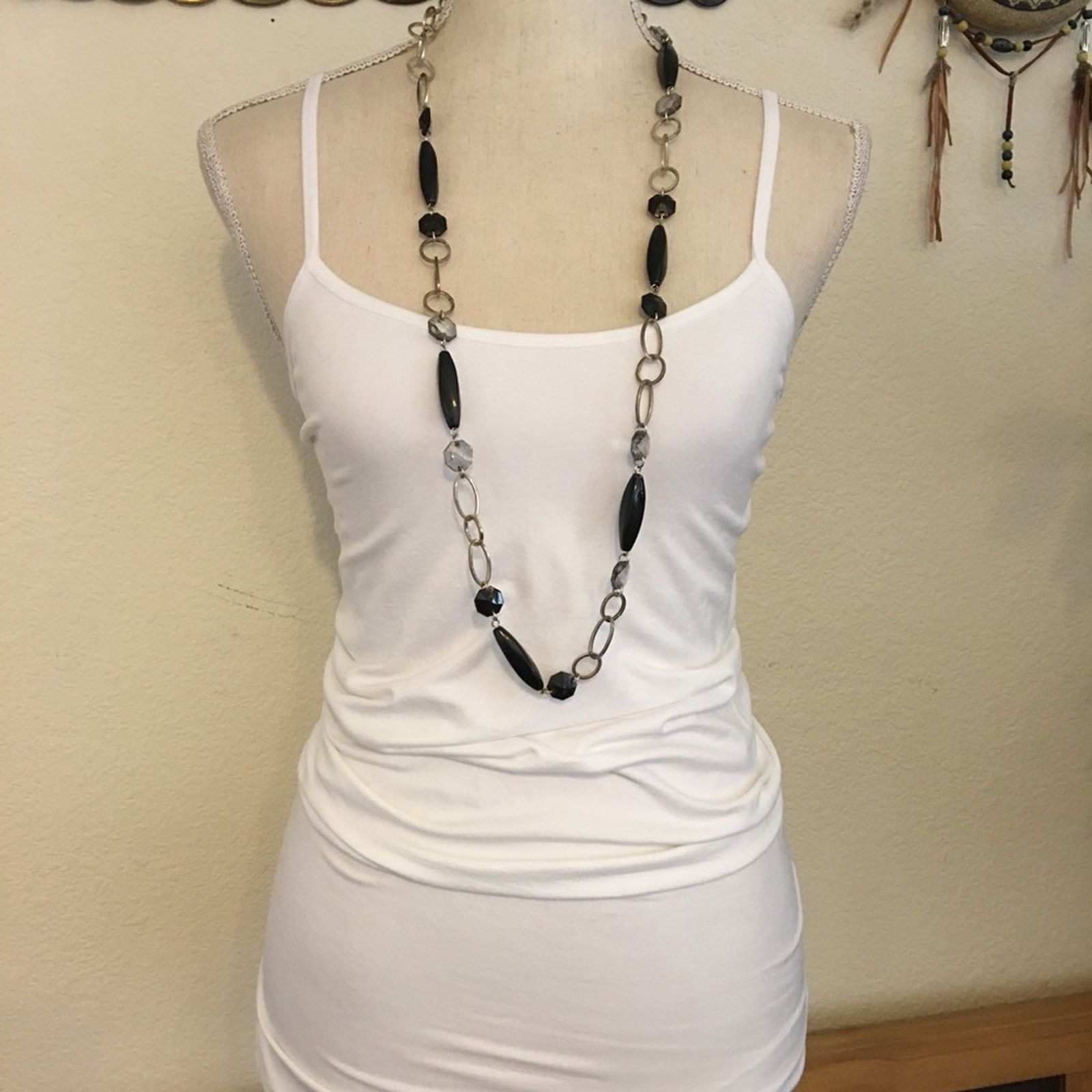 Vintage Vintage long black bead gold tone disc necklace Size ONE SIZE - 4 Thumbnail
