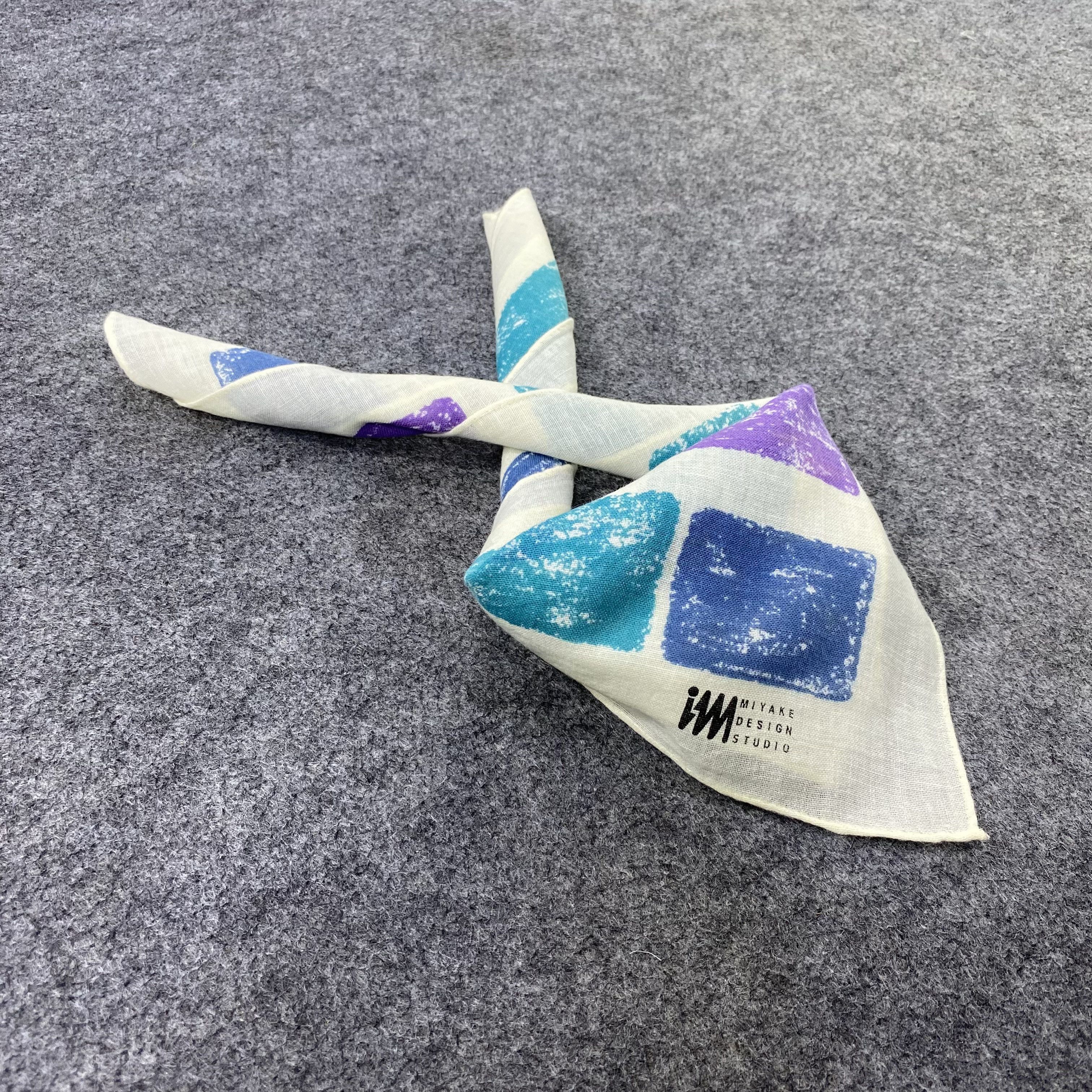 Issey Miyake Issey Miyake Handkerchief Neckerchief Bandana-B1959 Size ONE SIZE - 1 Thumbnail