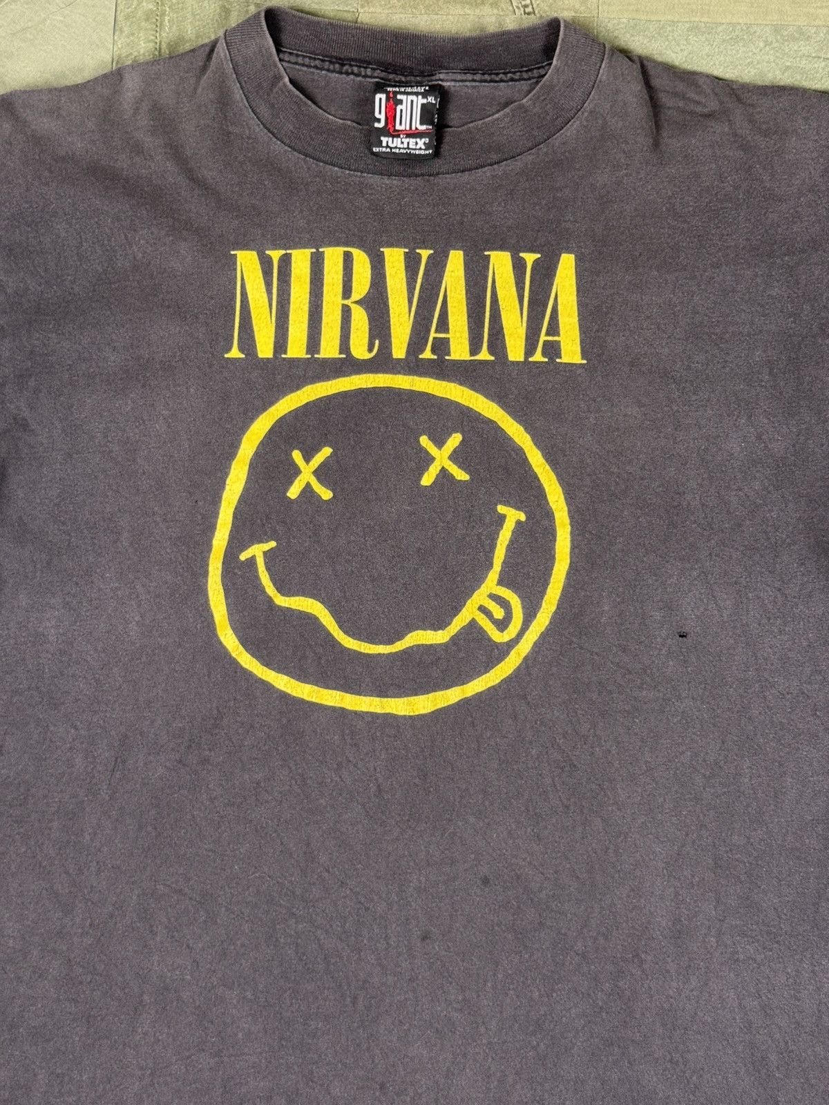 Band Tees Nirvana Smiley Vintage Tee Size US XL / EU 56 / 4 - 2 Thumbnail