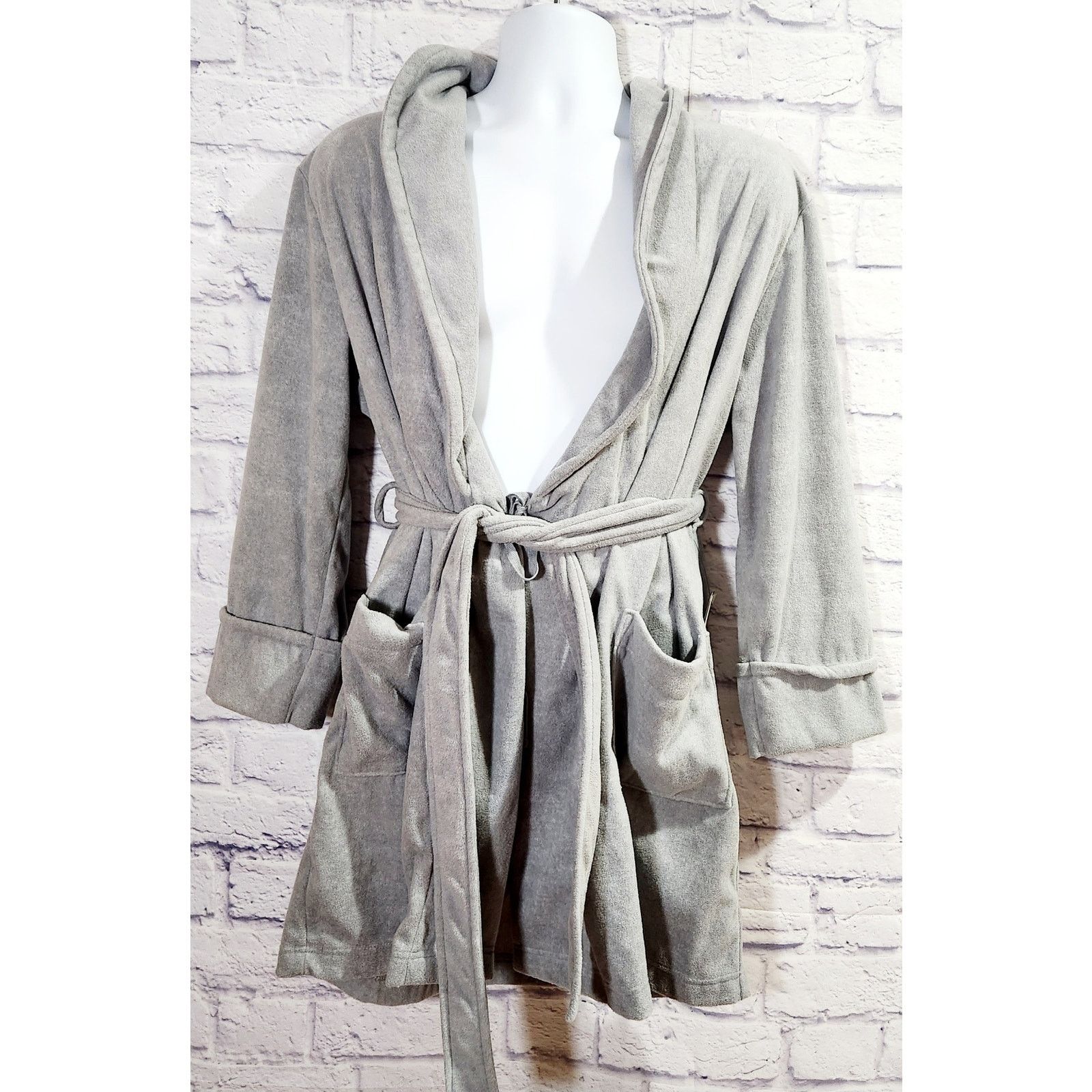 Croft & Barrow Croft & Barrow Intimates Gray Robe Small Pockets NWTS Size S / US 4 / IT 40 - 1 Thumbnail