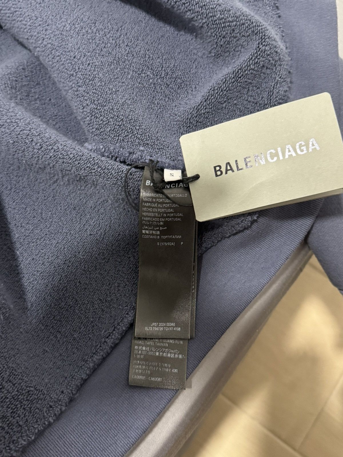 Balenciaga Balenciaga Navy incognito hoodie size small Size US S / EU 44-46 / 1 - 7 Thumbnail
