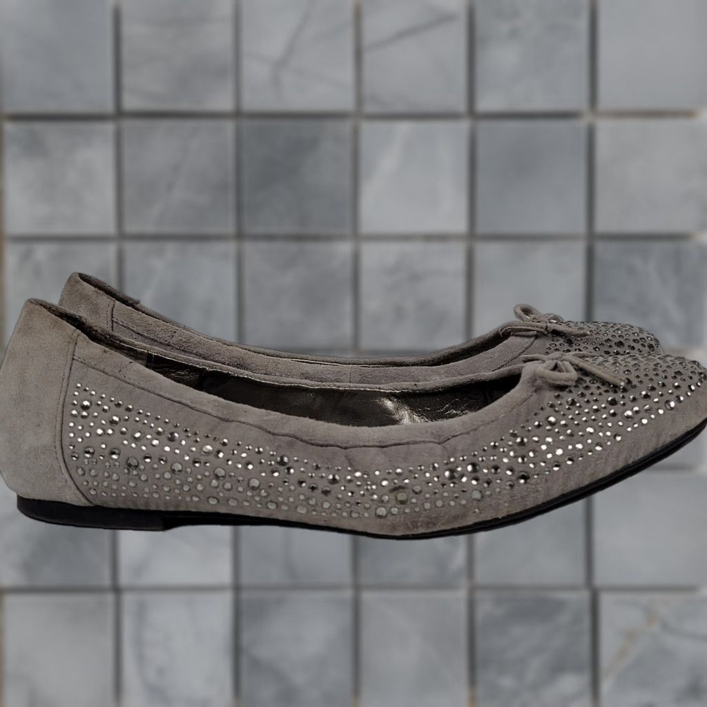 Vintage ME TOO Flat Womens Leather Silver / Gray 8.5 Shoes Women Flats Silver Leather 8.5 Womens Size 8.5 Size US 9 / IT 39 - 1 Thumbnail