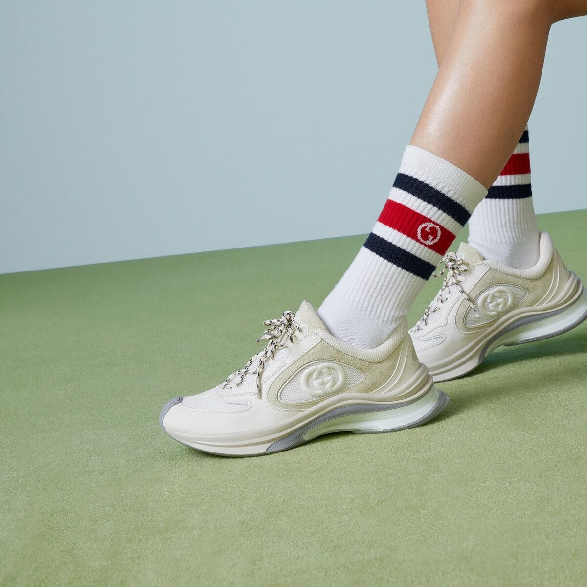Gucci o1s1wg110425 Women's Gucci Run Sneakers in White & Suede Size US 10.5 / IT 40.5 - 4 Thumbnail